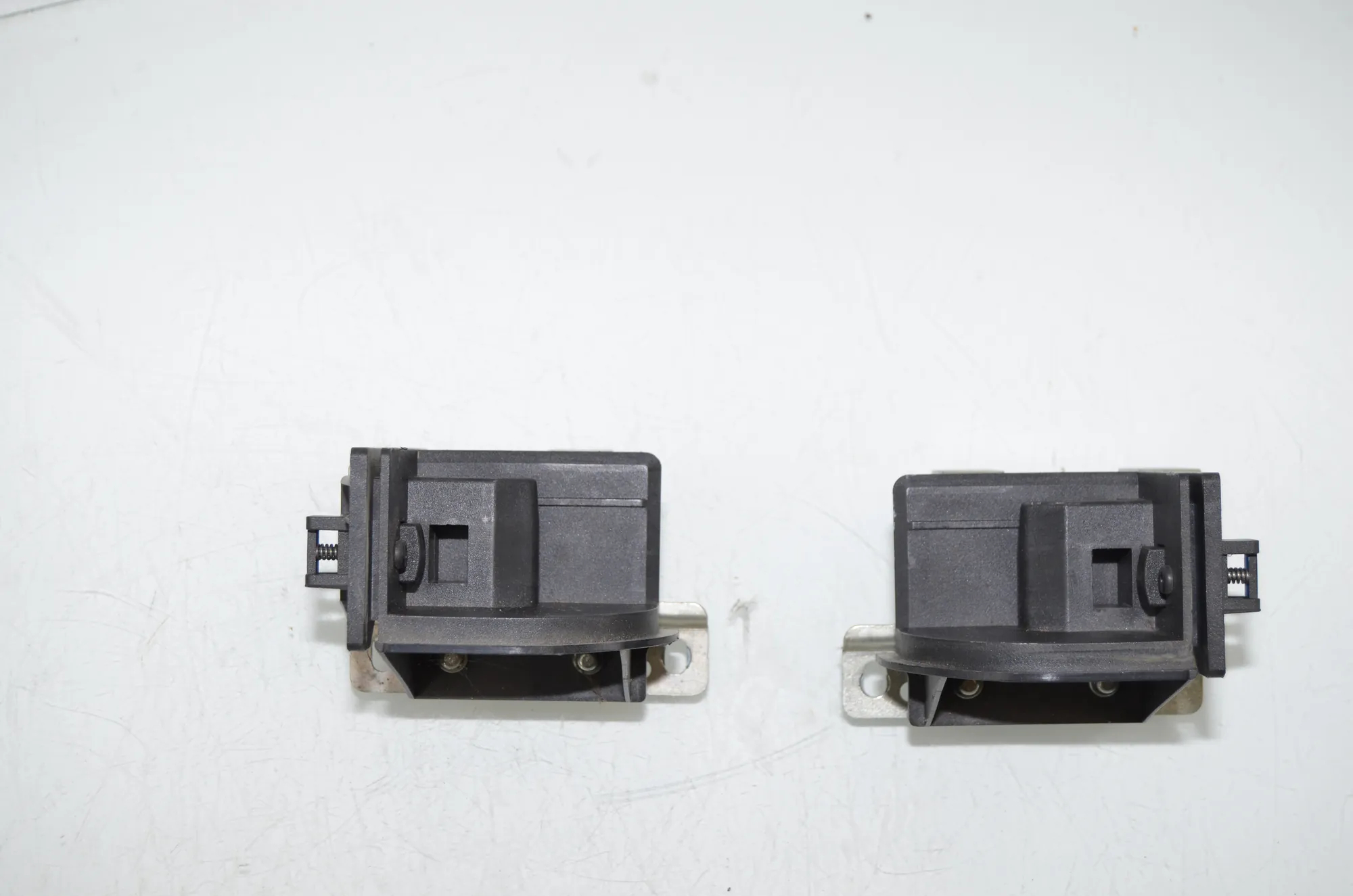 Bracket – OEM 9168474 · BMW 5 Touring (F11) 530 d xDrive 2011
