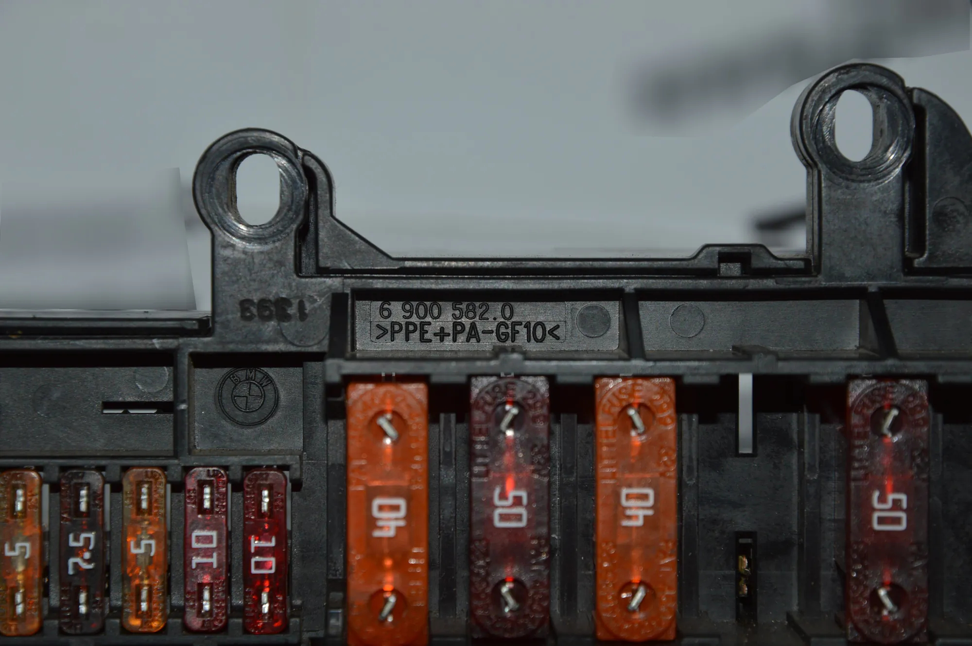 Fuse Box – OEM 6900582 · BMW 7 (E65, E66, E67) 730 Ld 2005 – 2