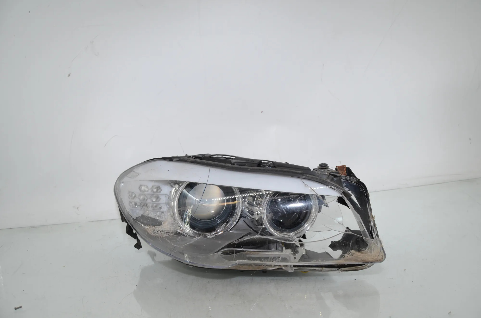 Front Right Headlight – OEM 7271912 · BMW 5 Touring (F11) 530 d xDrive 2011 – 6