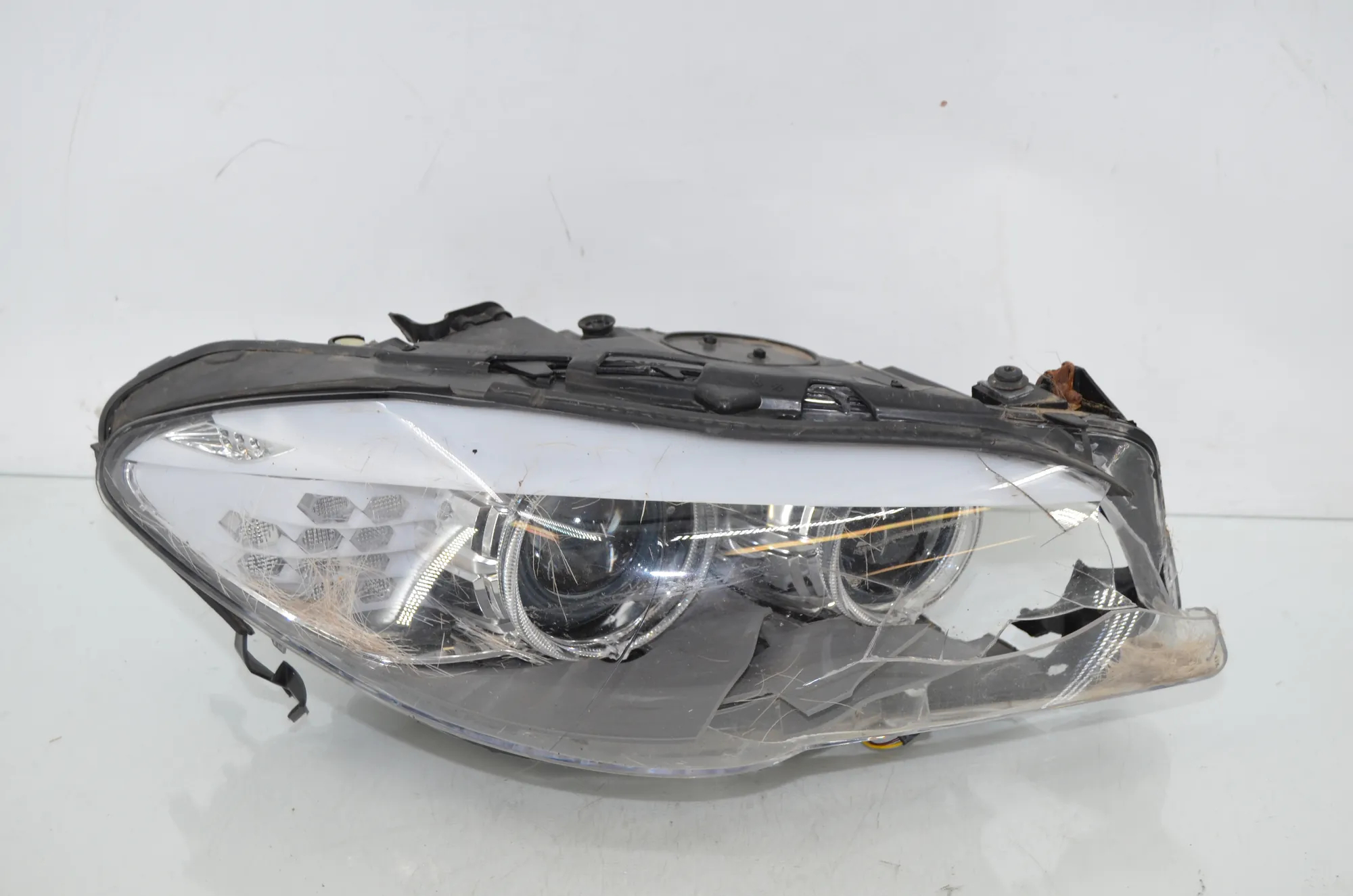 Front Right Headlight – OEM 7271912 · BMW 5 Touring (F11) 530 d xDrive 2011