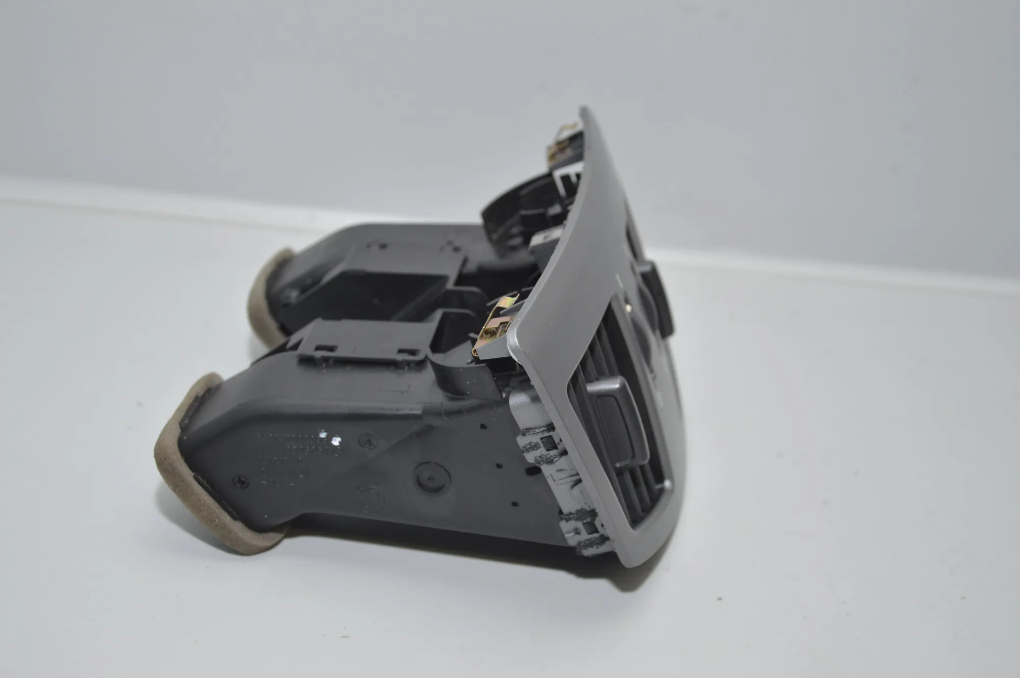 Dashboard Air Vents – OEM 7002395 · BMW 7 (E65, E66, E67) 730 Ld 2005 – 4