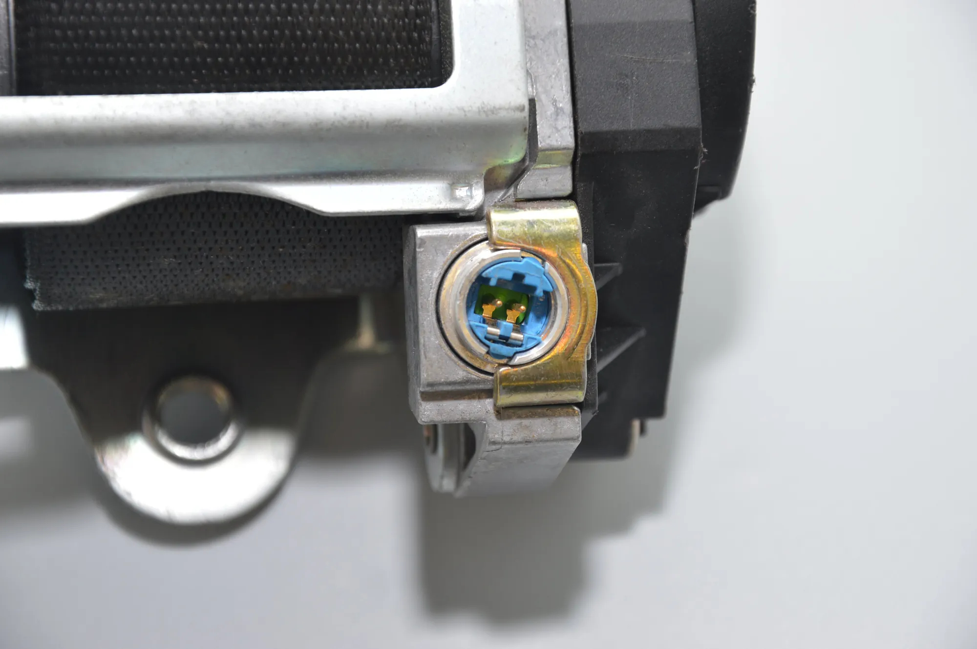 Front Right Seatbelt – OEM 6982692 · BMW 7 (E65, E66, E67) 750 i, Li 2005 – 4