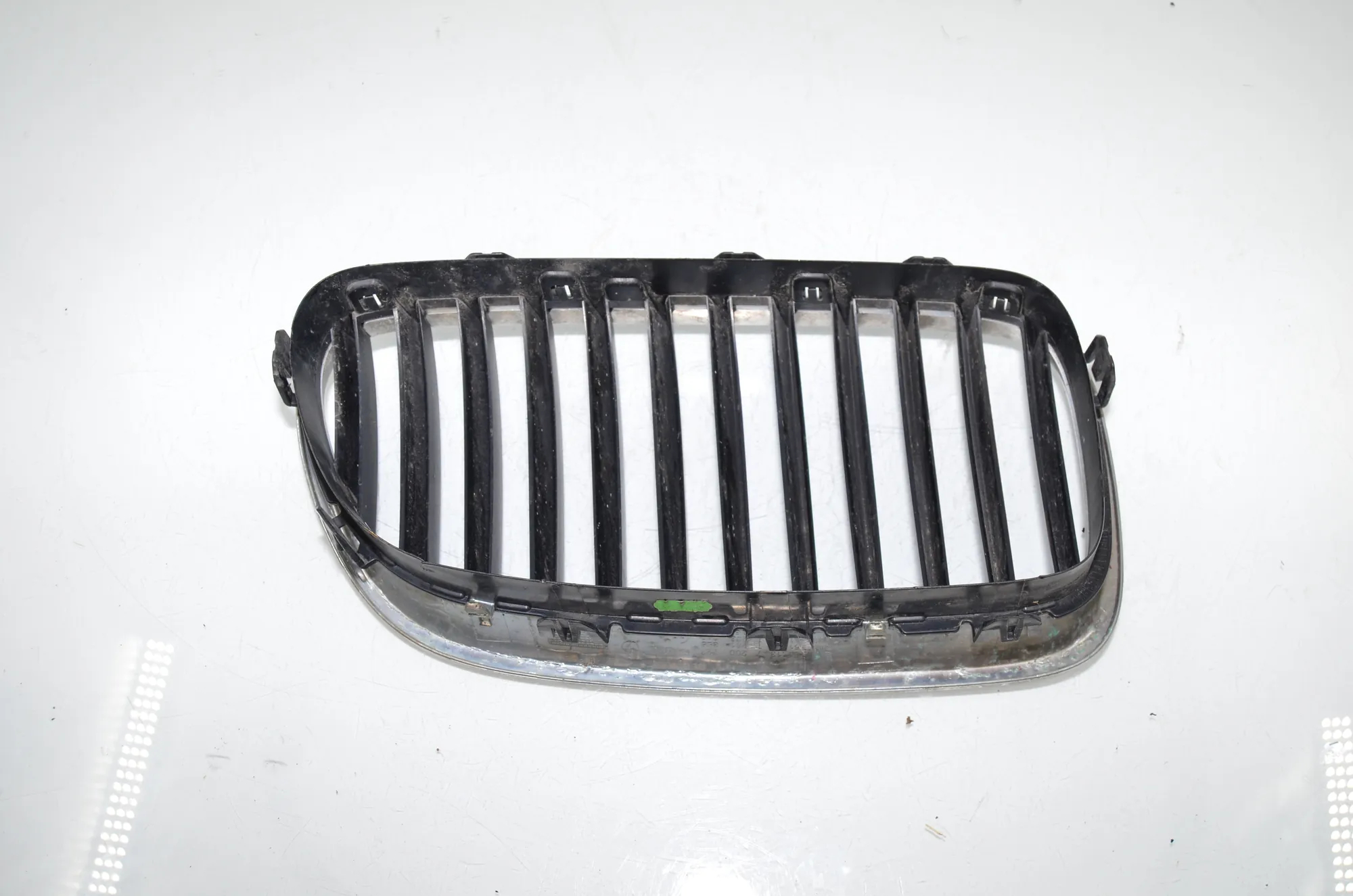 Front Left Grill – OEM 7203649 · BMW 5 Touring (F11) 530 d xDrive 2011 – 3