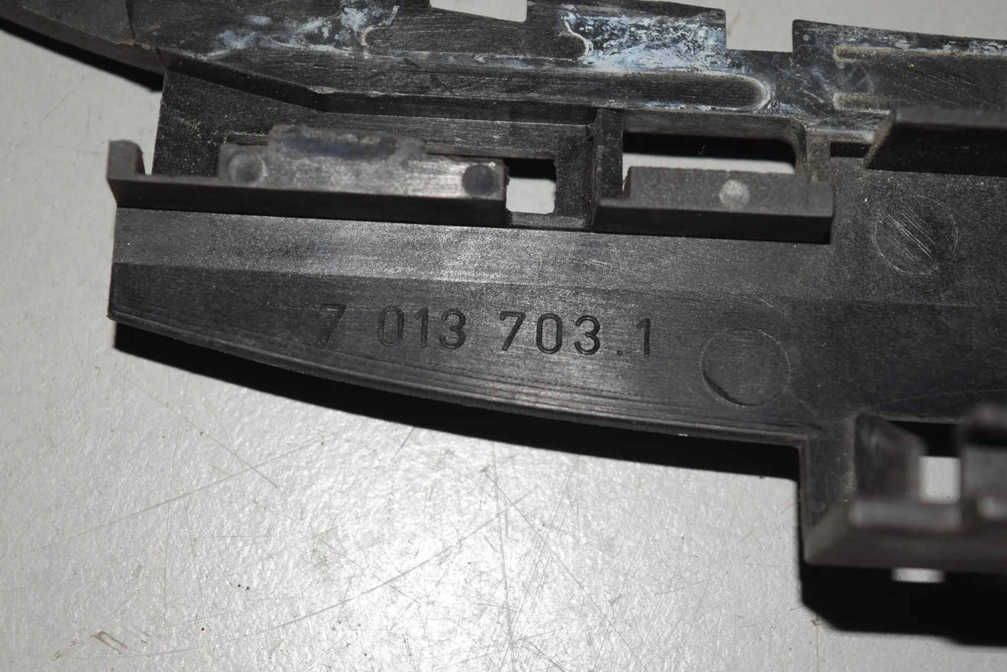 Rear Left Door Interior Handle Frame – OEM 7013703 · BMW 7 (E65, E66, E67) 750 i, Li 2005 – 3