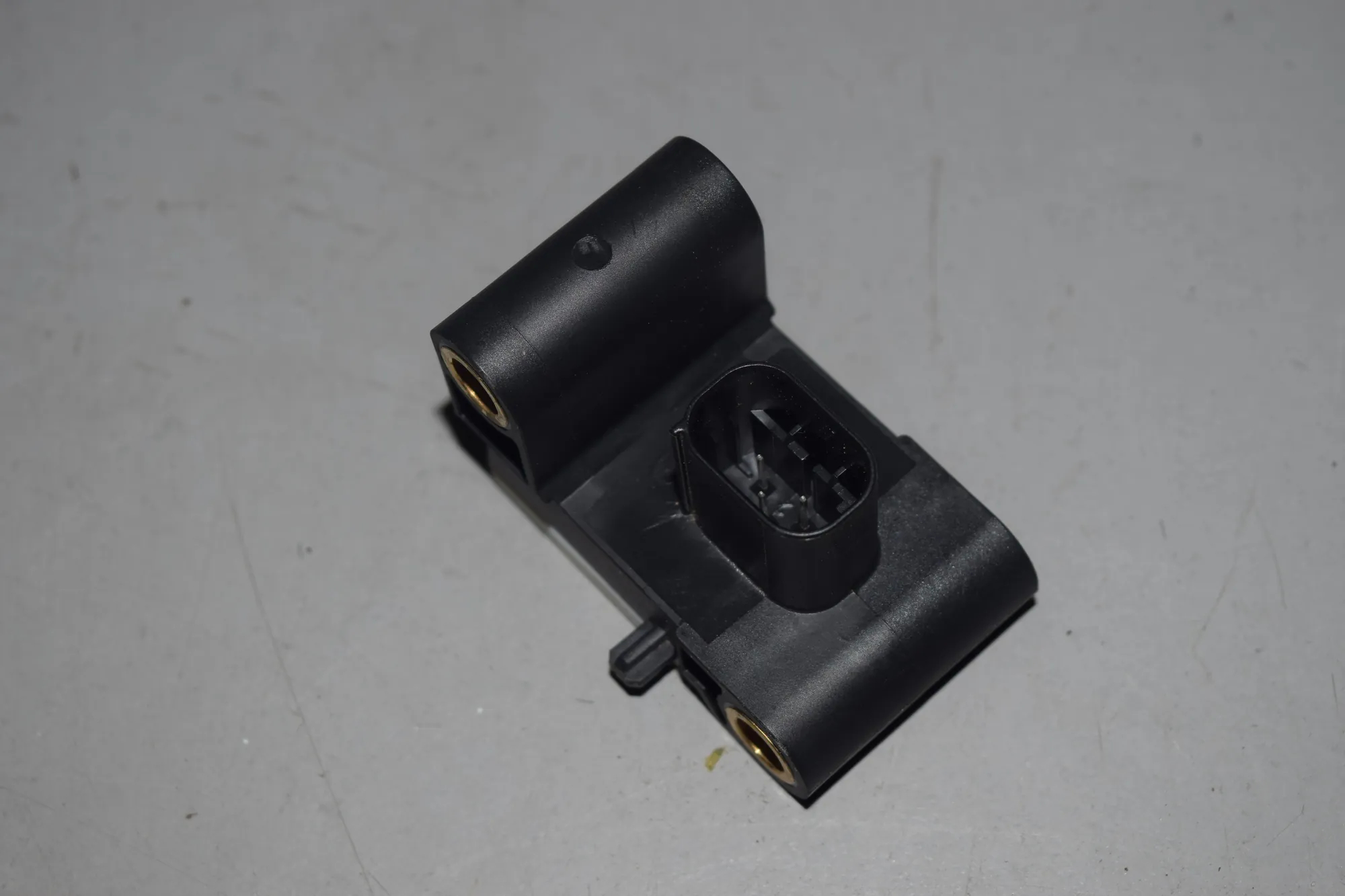 Front Left Impact Sensor – OEM 6911003 · BMW 3 Touring (E91) 330 d xDrive 2010
