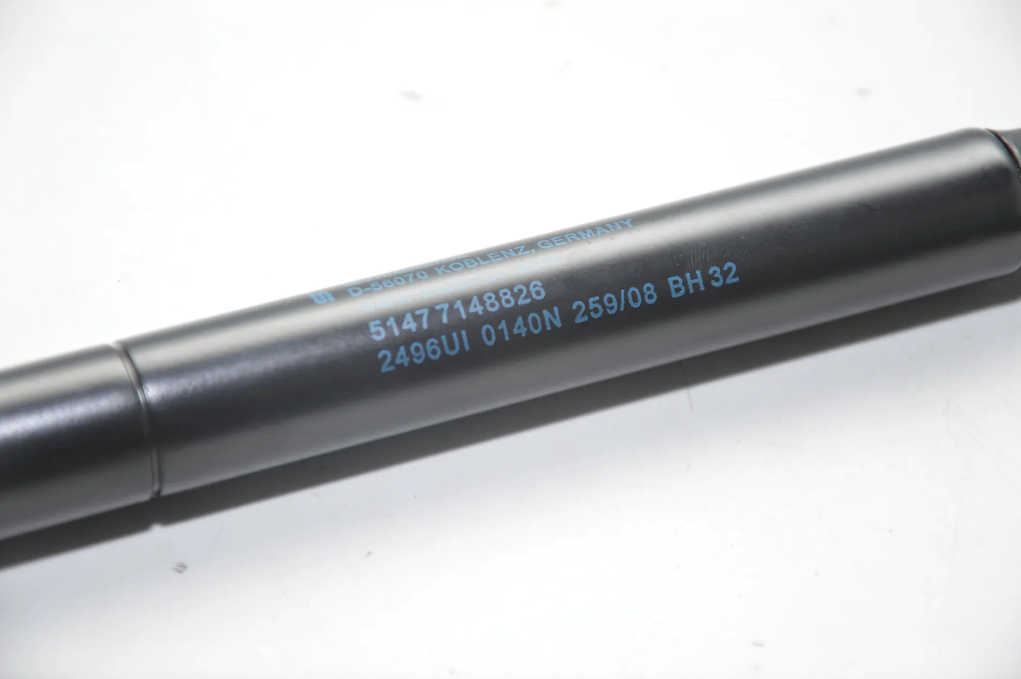 Right Side Tailgate Gas Strut – OEM 7148826 · BMW 5 Touring (E61) 523 i 2007 – 4