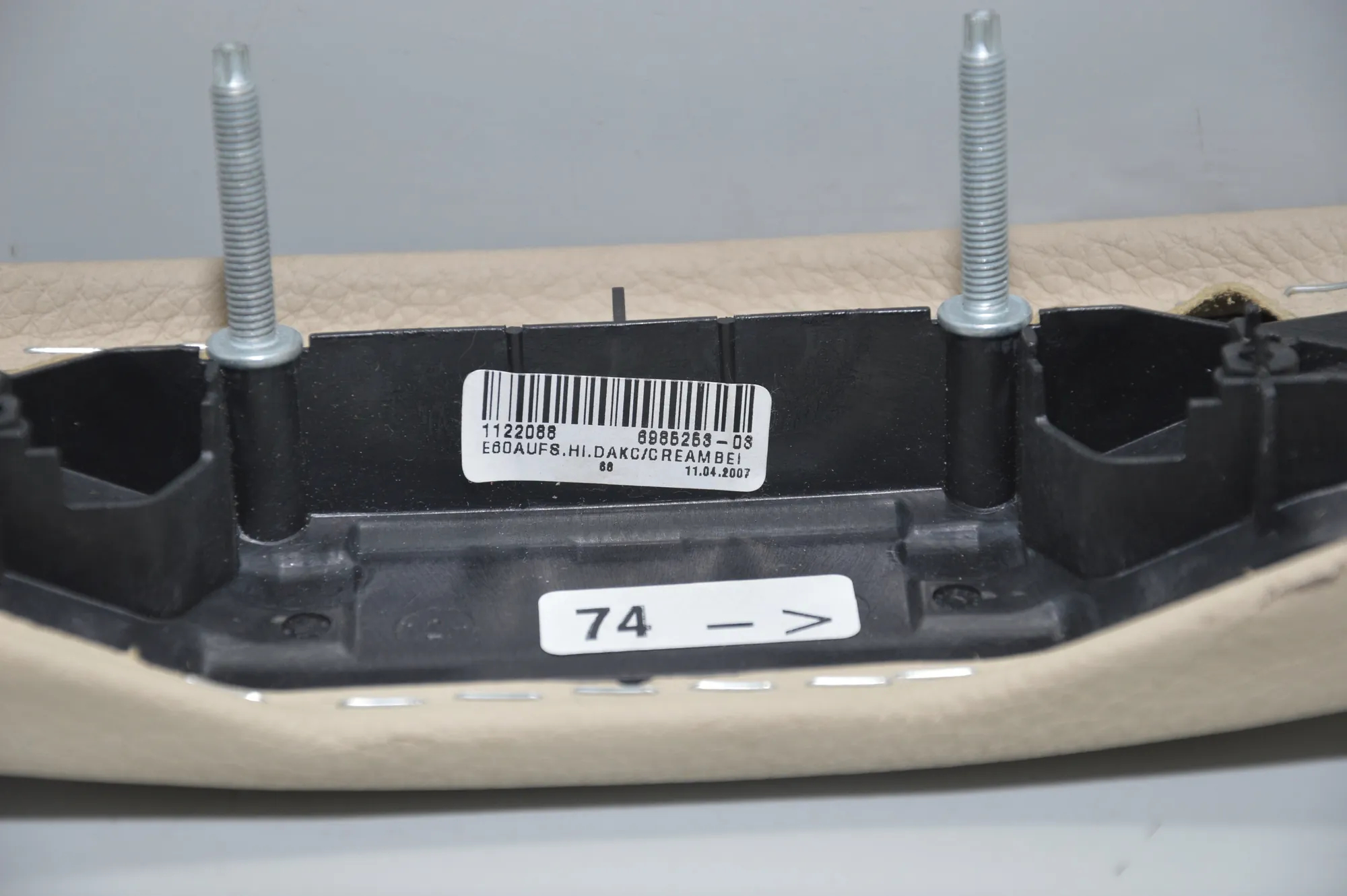 Other Trim Parts – OEM 6986263 · BMW 5 Touring (E61) 523 i 2007 – 4
