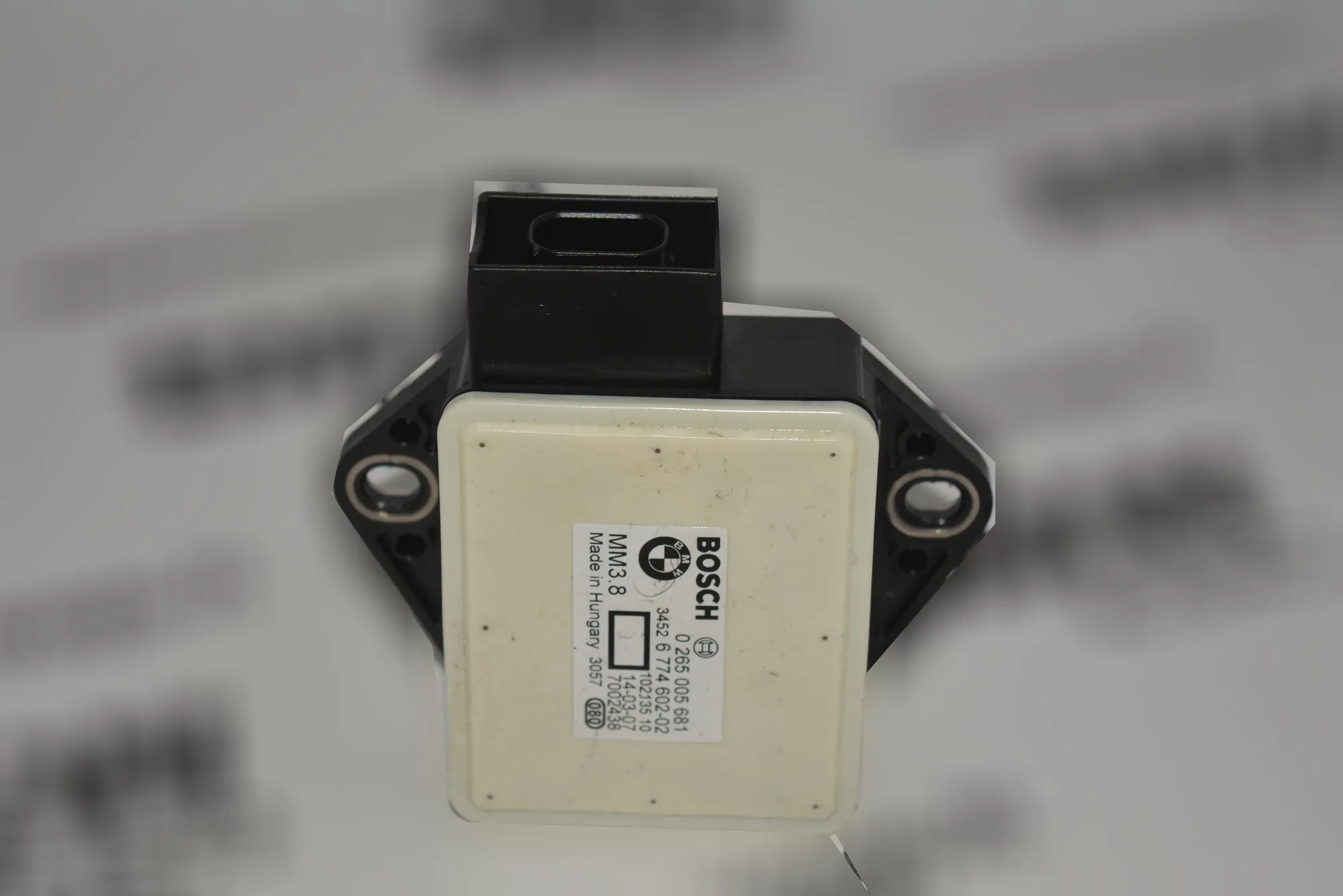 Acceleration Sensor – OEM 6774602BOSCH0265005681 · BMW 5 Touring (E61) 523 i 2007 – 3