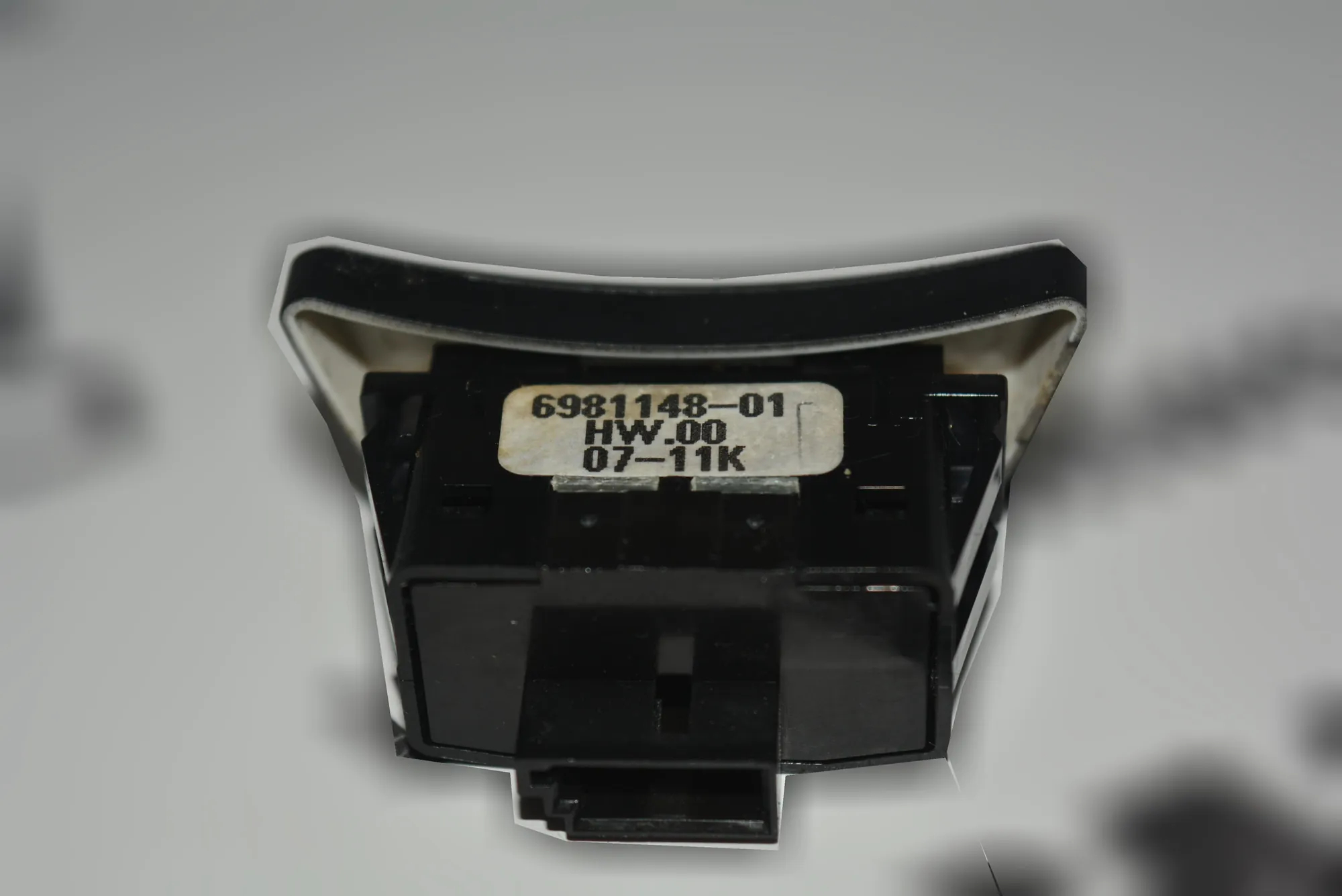 Other Control Units – OEM 6981148 · BMW 5 Touring (E61) 523 i 2007 – 2