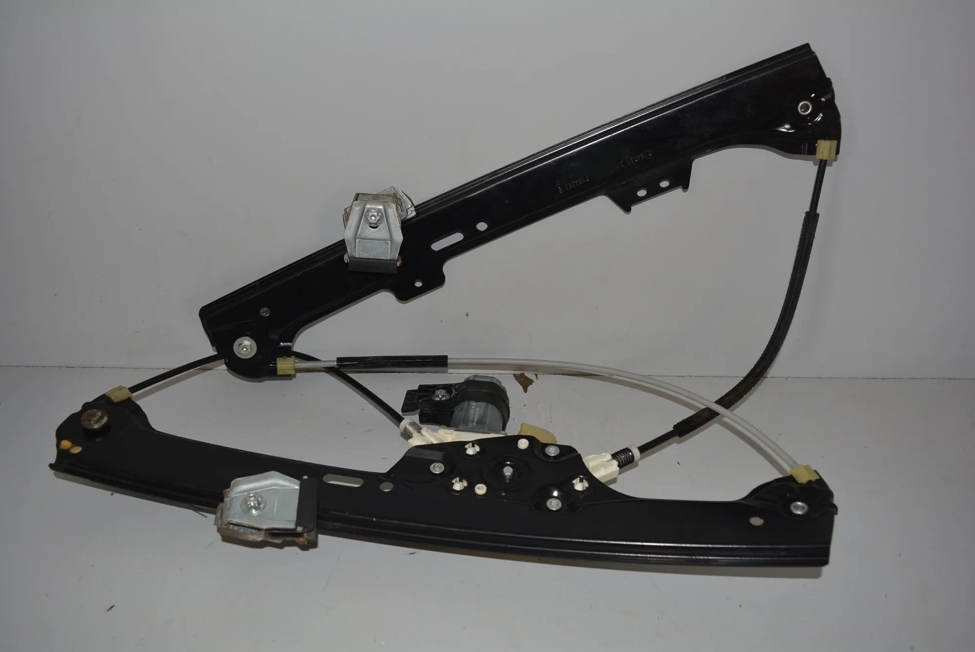 Front Left Door Window Regulator – OEM 7184383 · BMW 5 Touring (E61) 523 i 2007 – 2