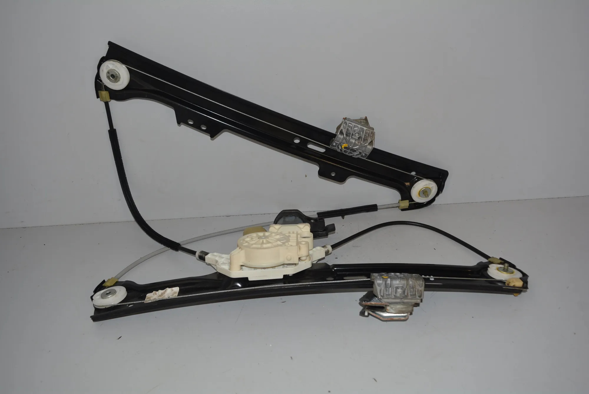 Front Left Door Window Regulator – OEM 7184383 · BMW 5 Touring (E61) 523 i 2007