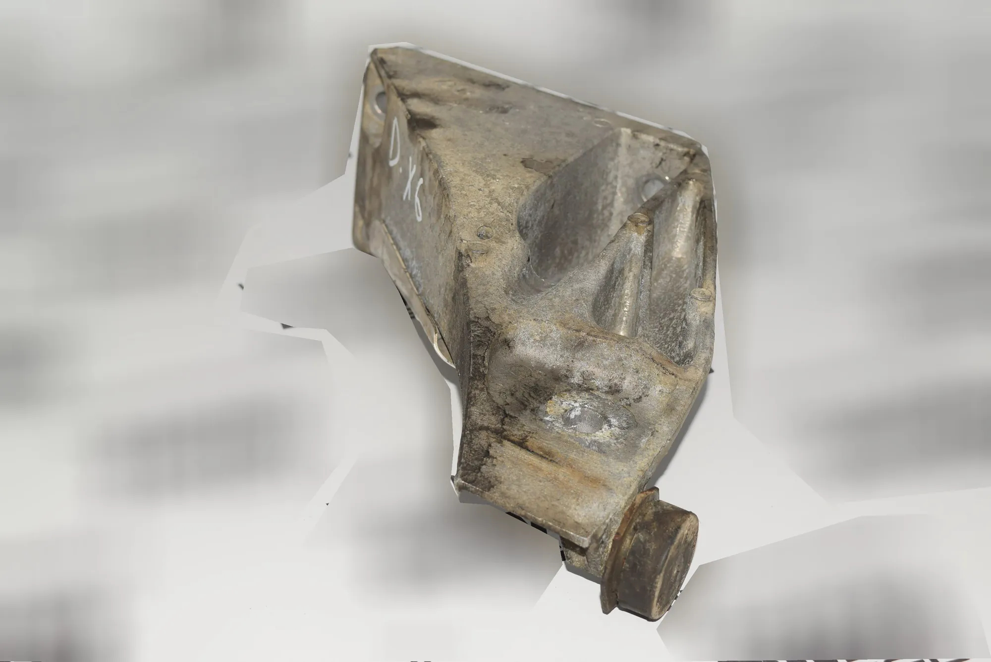 Right Side Engine Bracket – OEM 6772680 · BMW X6 (E71, E72) BMW X6 (E71, E72) 2009 – 2