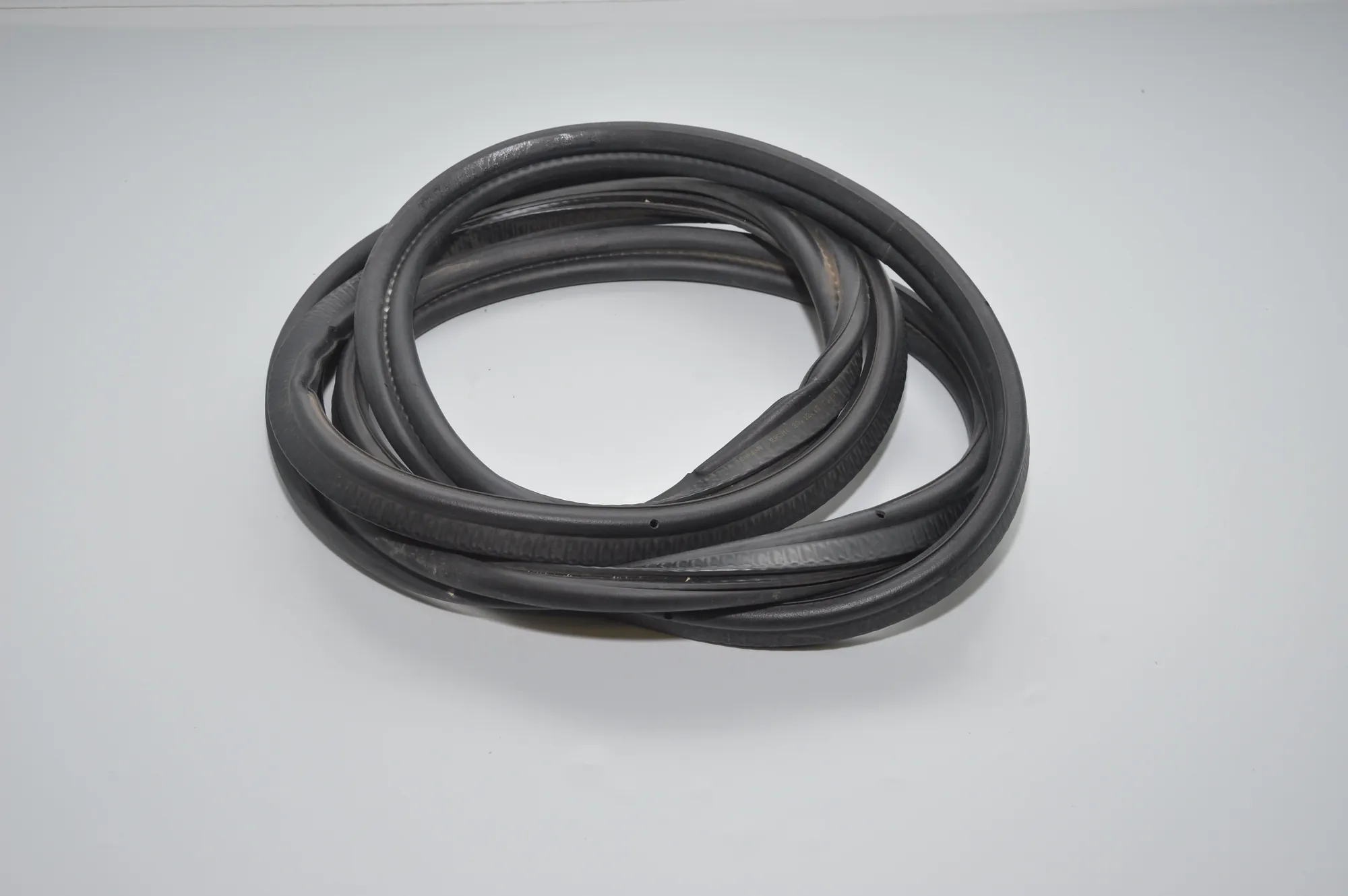 Tailgate Rubber Seal – OEM 1635731 · BMW X1 (E84) BMW X1 (E84) 2010 – 2