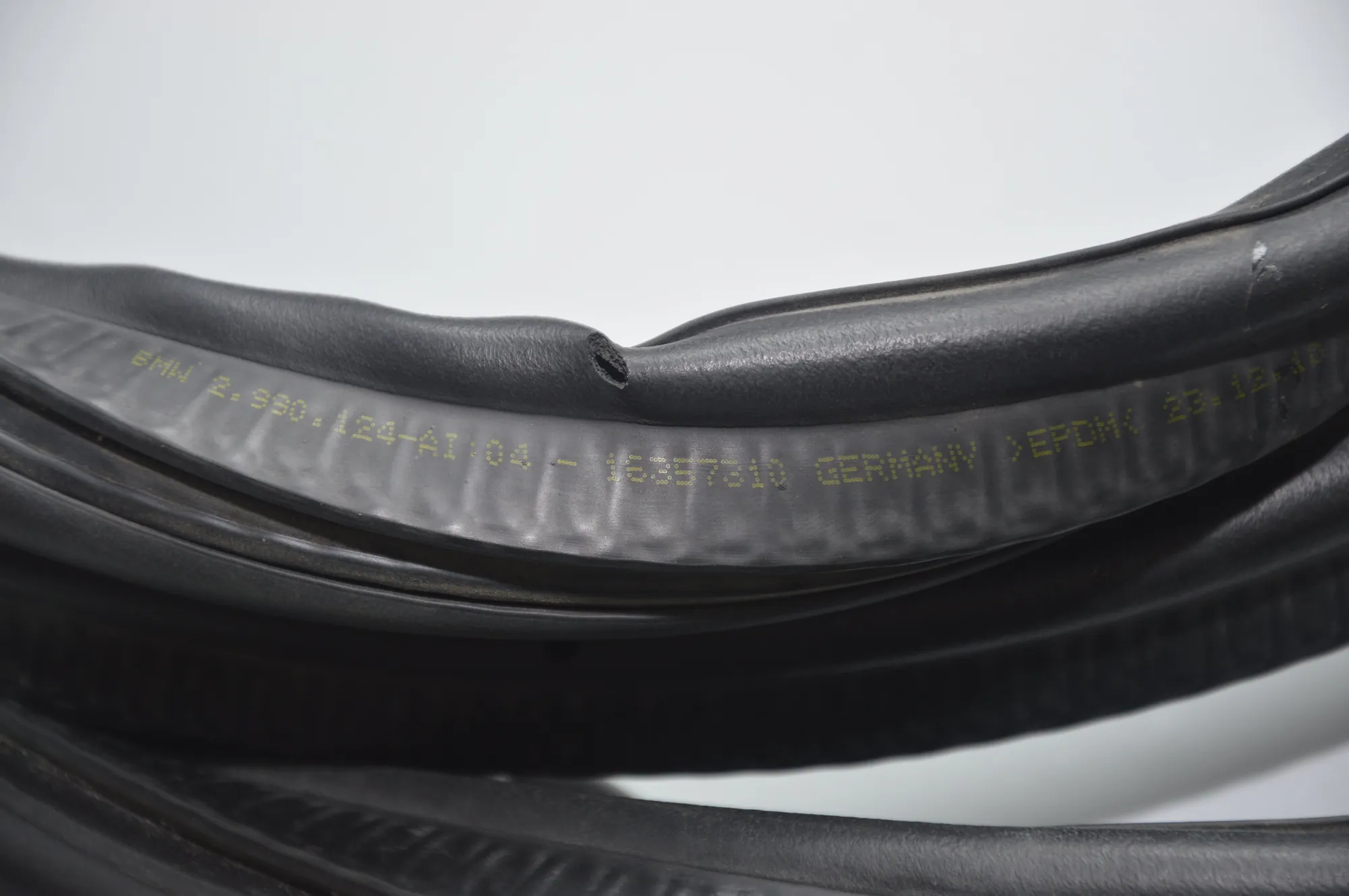 Tailgate Rubber Seal – OEM 1635731 · BMW X1 (E84) BMW X1 (E84) 2010 – 3