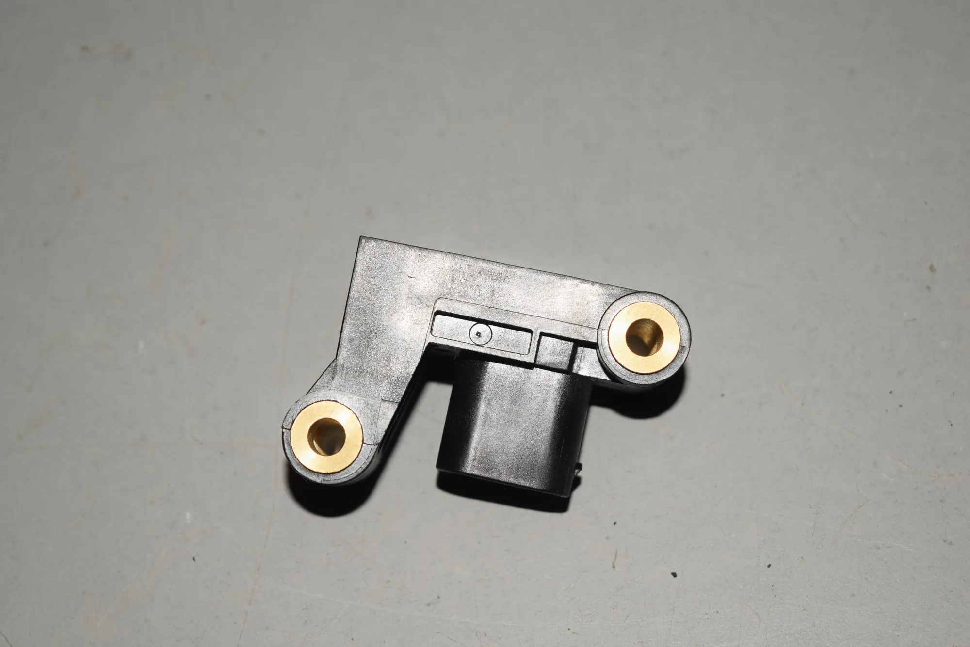 Right Side Impact Sensor – OEM 6977398 · BMW 5 Touring (E61) 520 d 2009