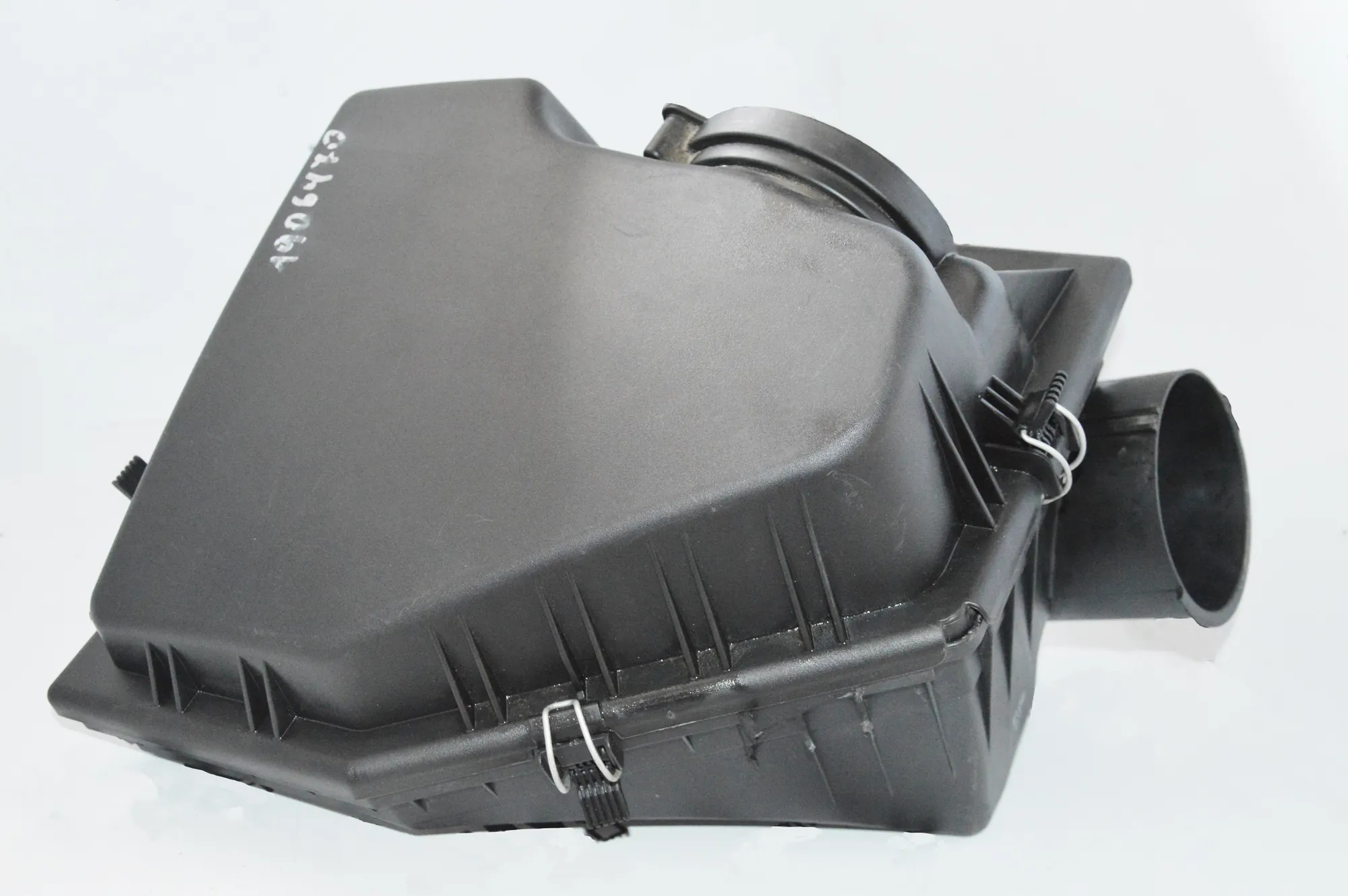 Air Filter Box – OEM 13717795892 · BMW 5 Touring (E61) 520 d 2009 – 5
