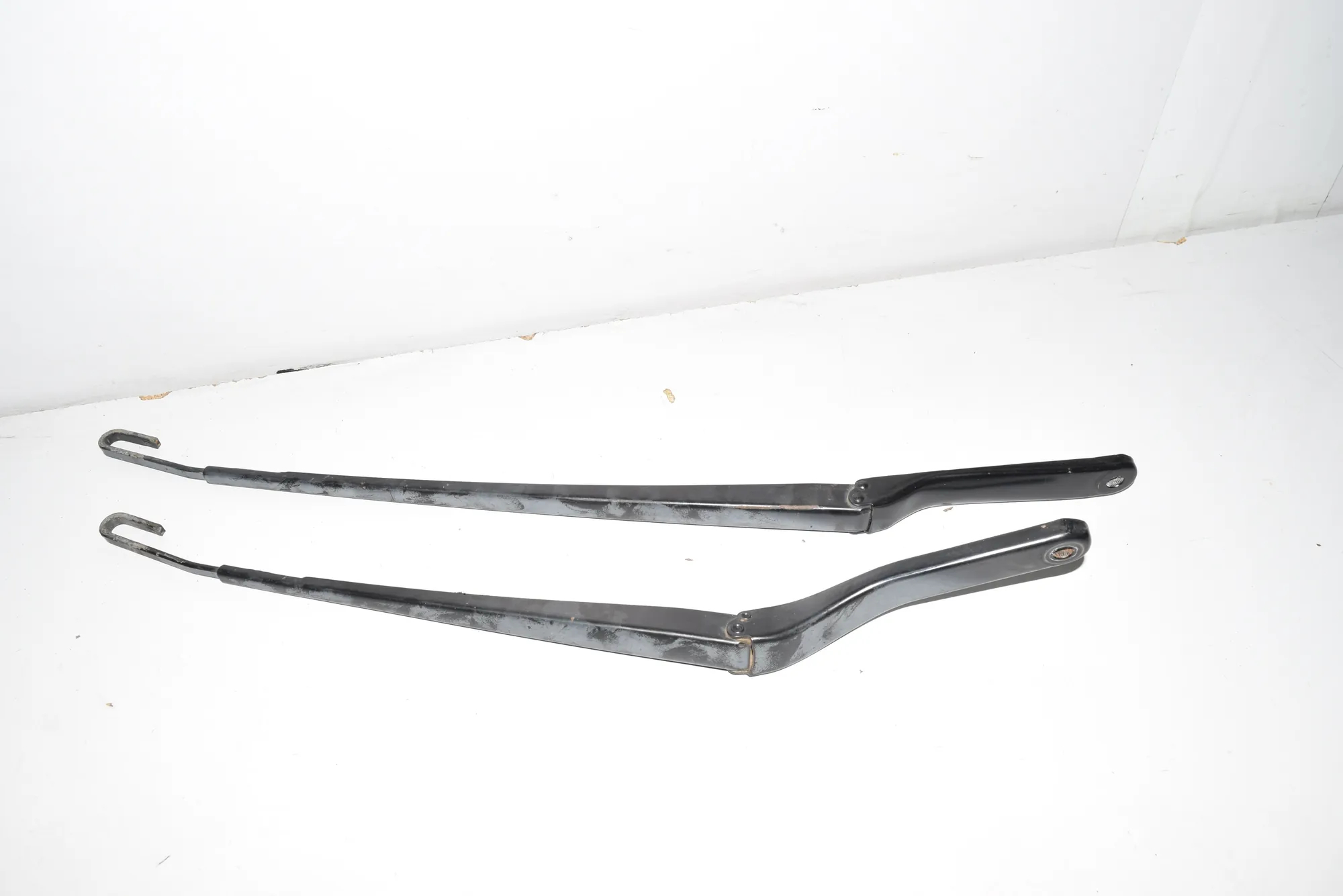 Front Wiper Arms – OEM 7075612 · BMW X5 (E53) 4.8 is 2004 – 2