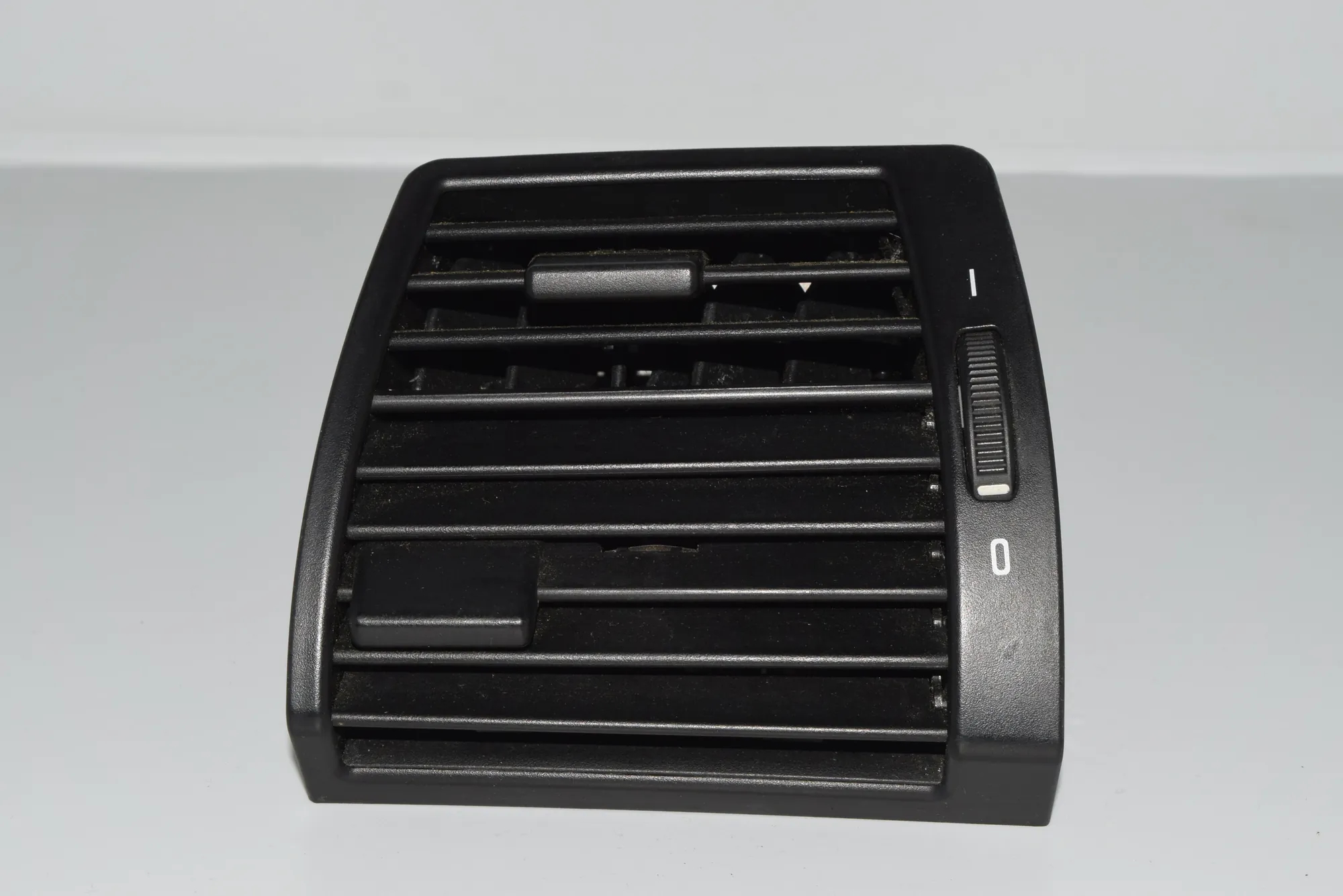 Dashboard Air Vents – OEM 8402215 · BMW X5 (E53) 4.8 is 2004 – 4
