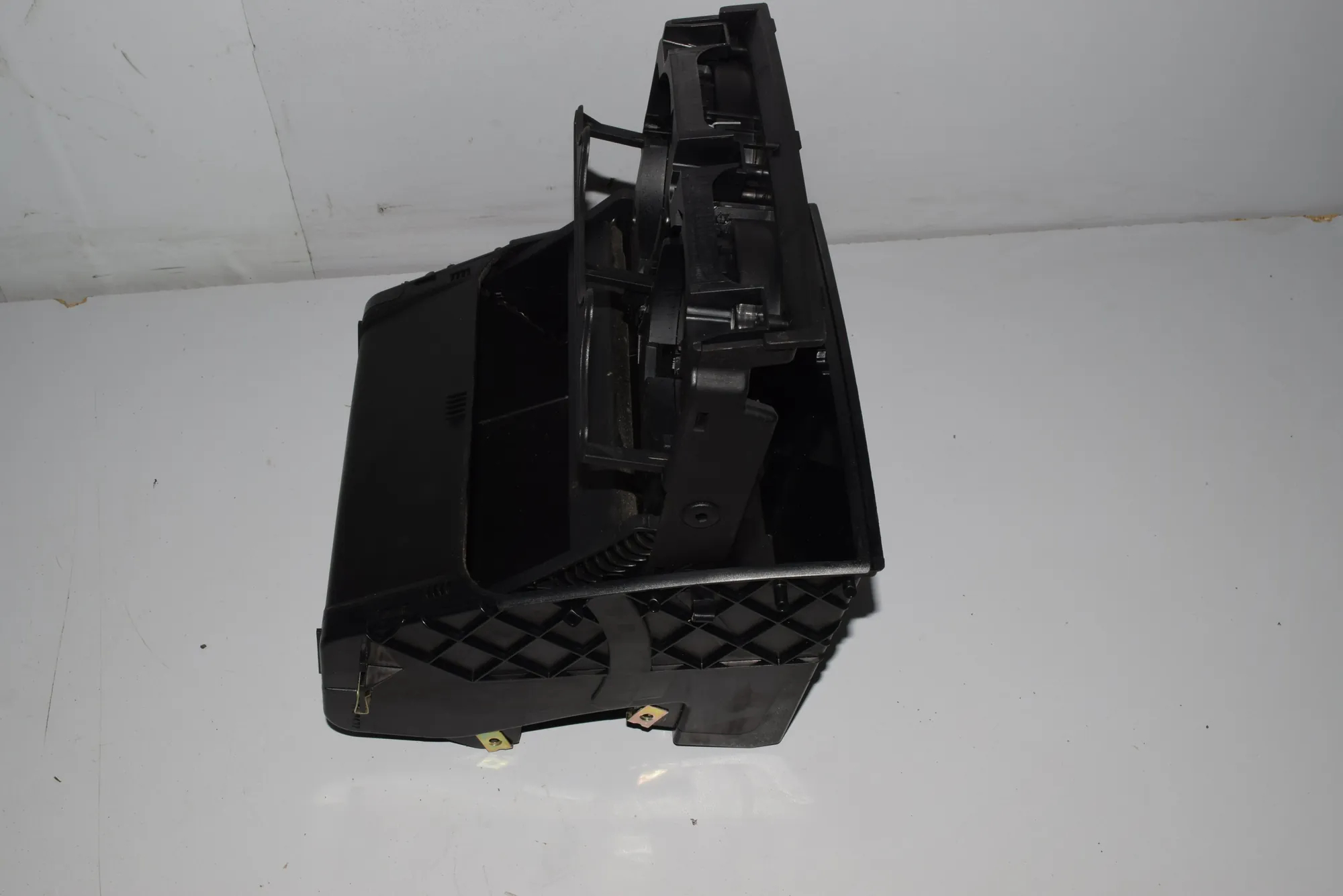 Cup Holder – OEM 7077955 · BMW X5 (E53) 4.8 is 2004 – 3