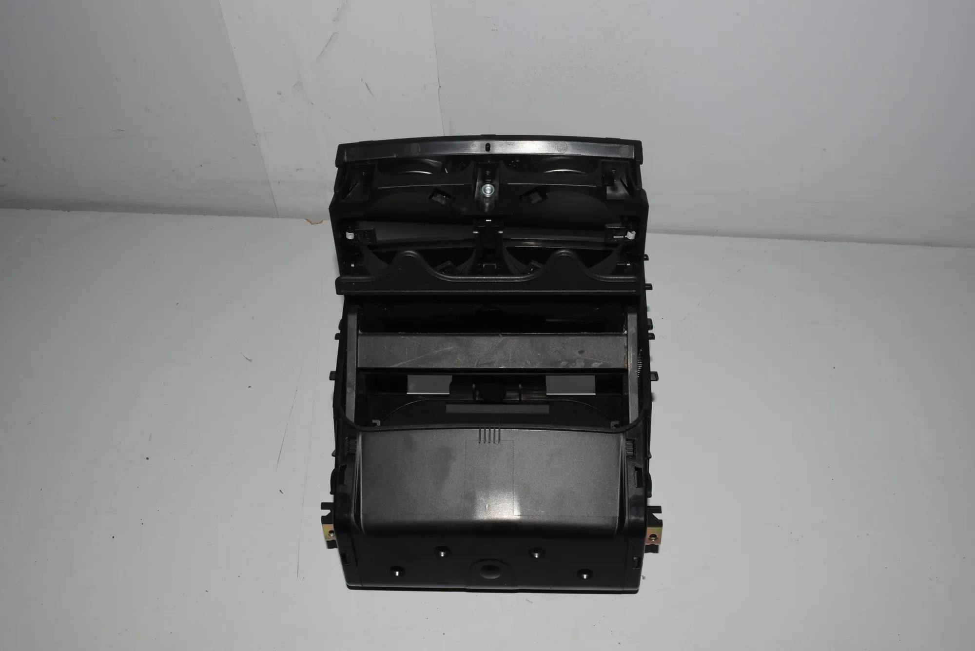 Cup Holder – OEM 7077955 · BMW X5 (E53) 4.8 is 2004 – 2