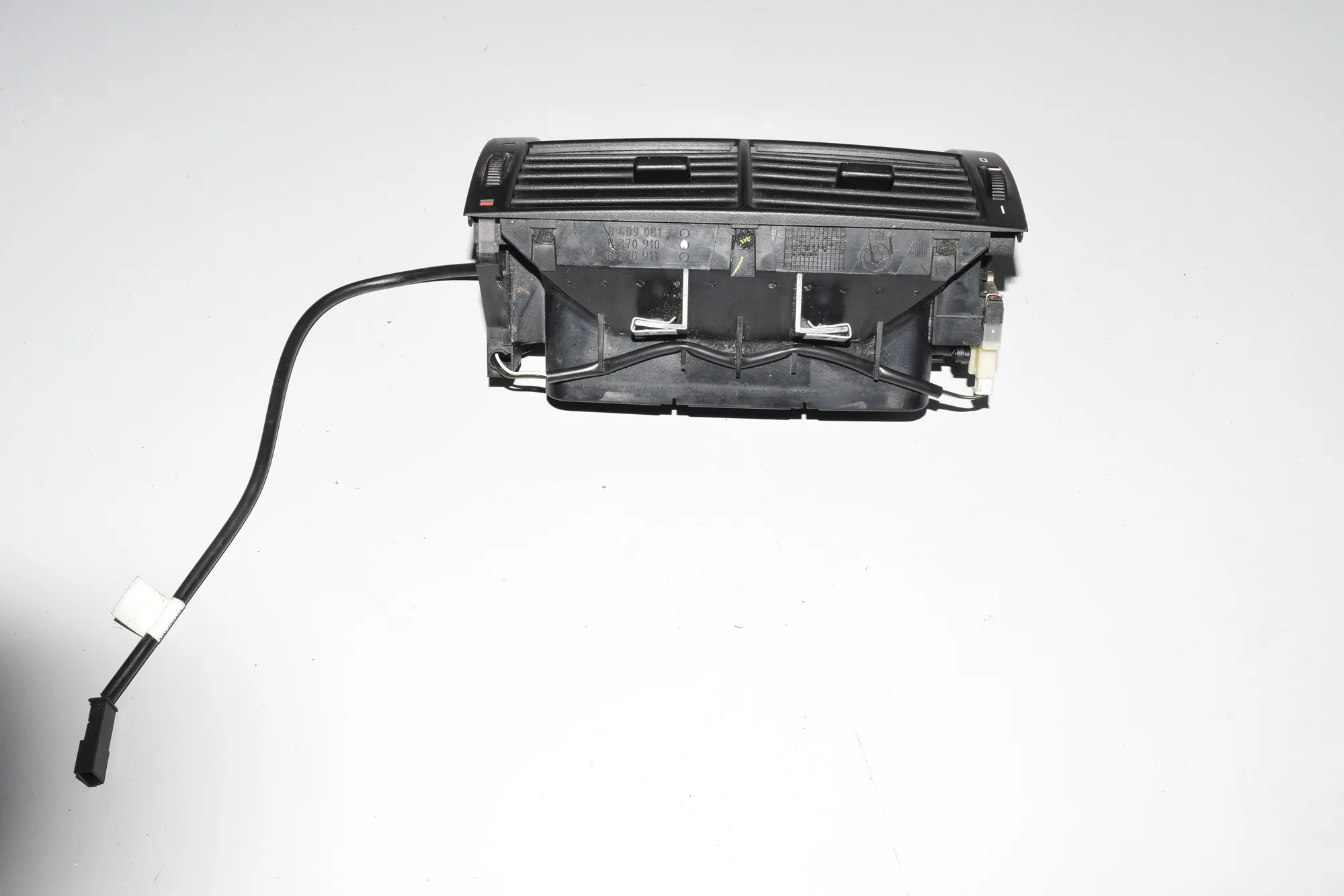 Dashboard Air Vents – OEM 8409081 · BMW X5 (E53) 4.8 is 2004 – 3