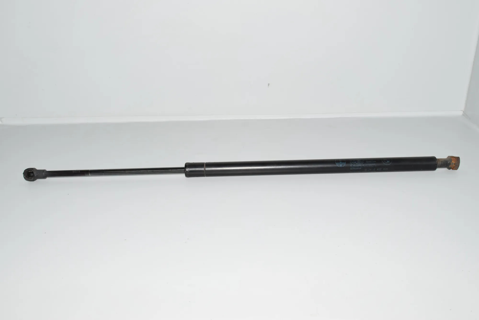 Right Side Tailgate Gas Strut – OEM 8402405 · BMW X5 (E53) 4.8 is 2004 – 3