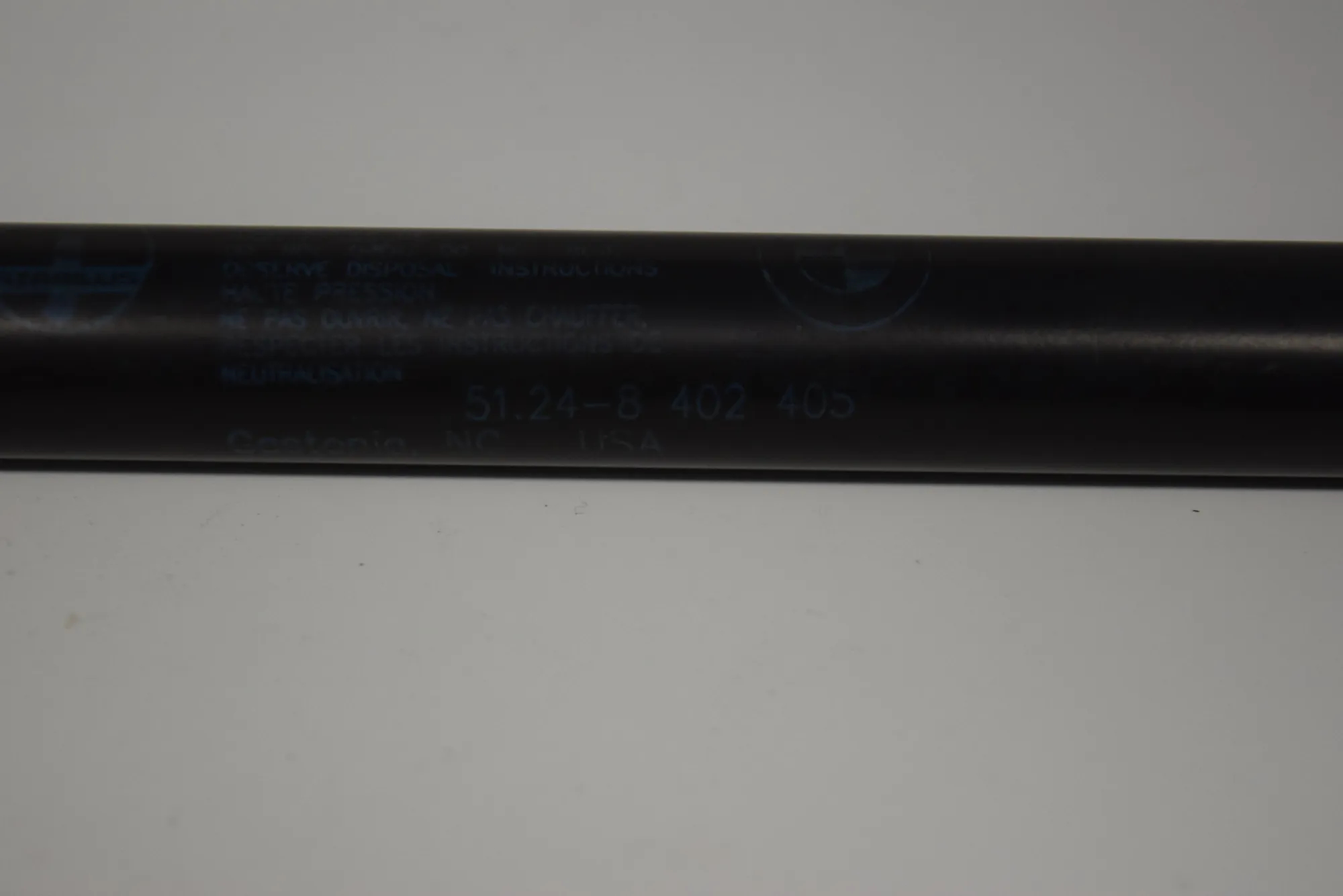 Right Side Tailgate Gas Strut – OEM 8402405 · BMW X5 (E53) 4.8 is 2004 – 5