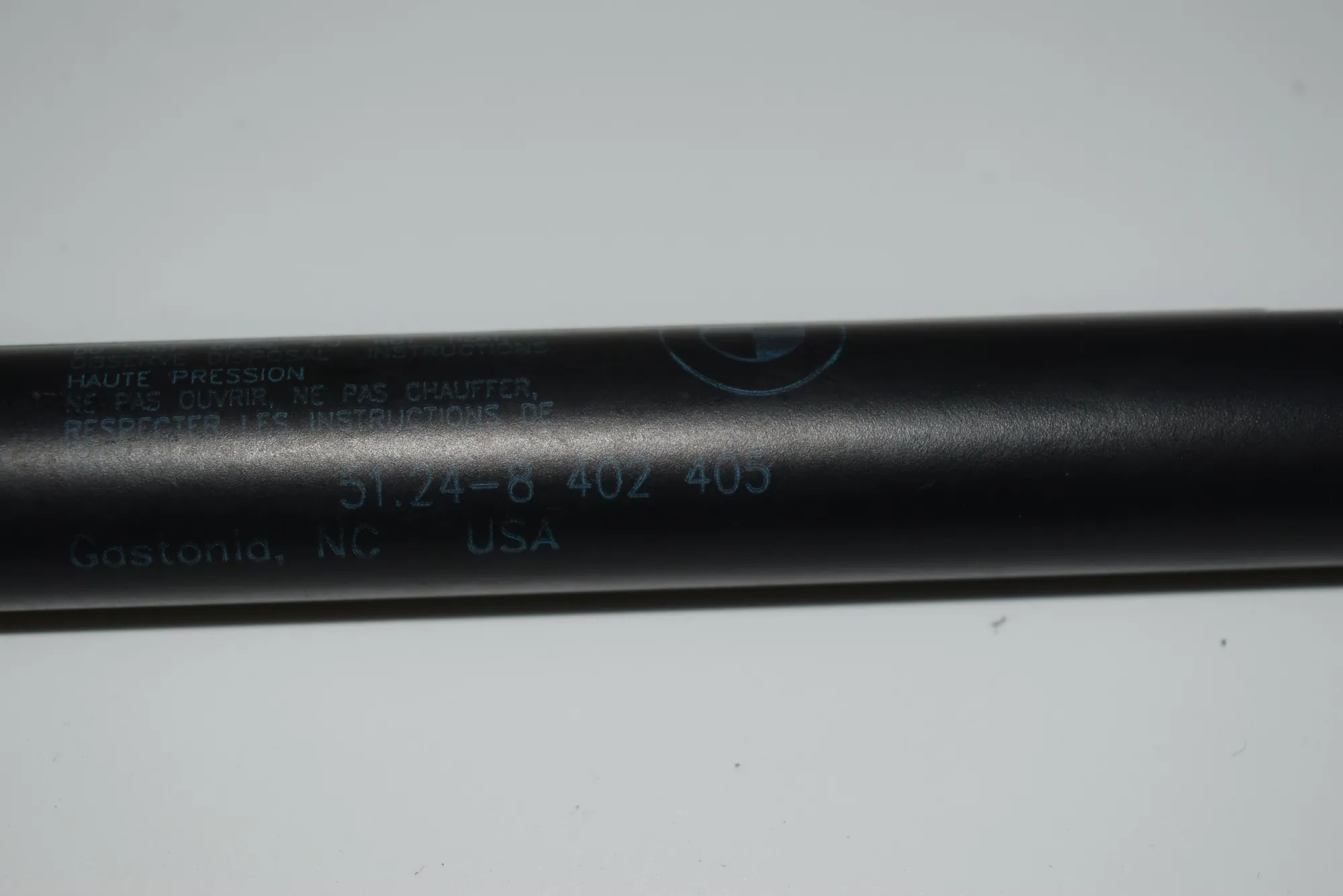 Left Side Tailgate Gas Strut – OEM 8402405 · BMW X5 (E53) 4.8 is 2004 – 6
