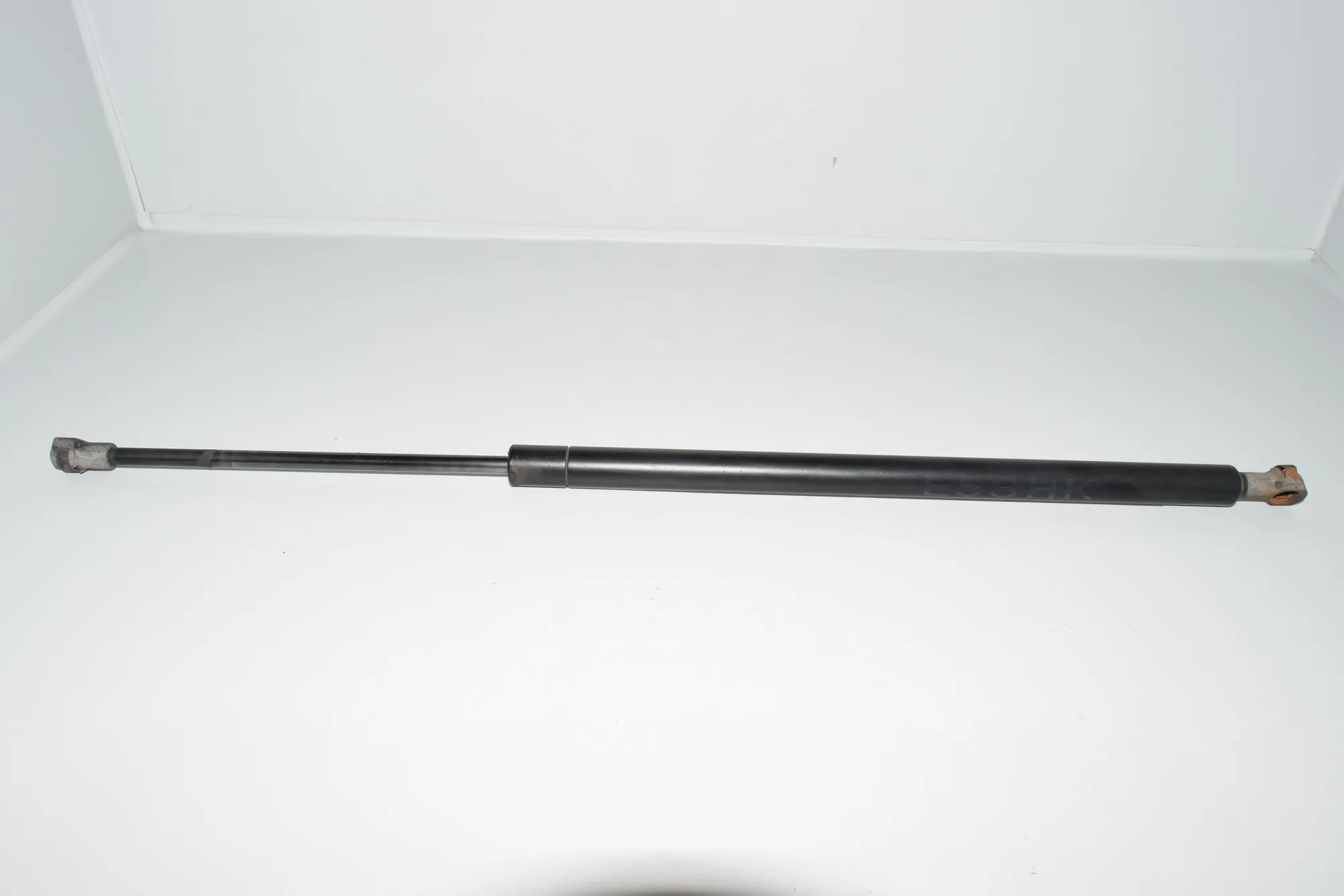 Left Side Tailgate Gas Strut – OEM 8402405 · BMW X5 (E53) 4.8 is 2004 – 3