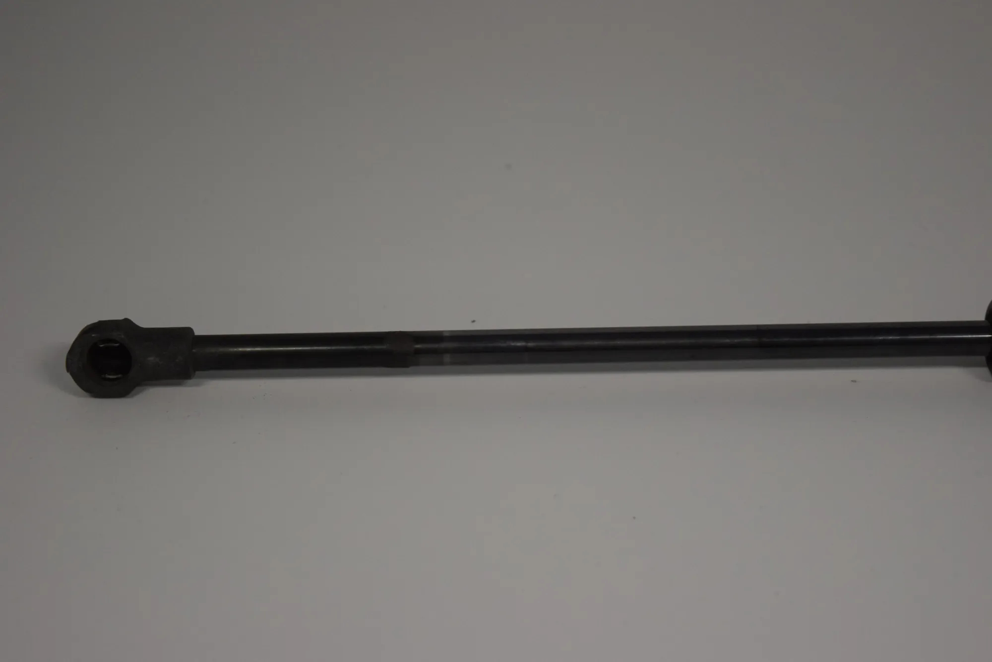 Left Side Tailgate Gas Strut – OEM 8402405 · BMW X5 (E53) 4.8 is 2004 – 5