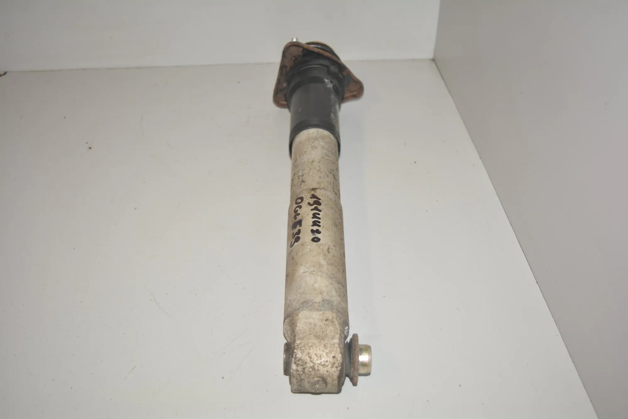 Rear Right Shock Absorber · BMW 5 Touring (E39) 530 d 2001 – 3