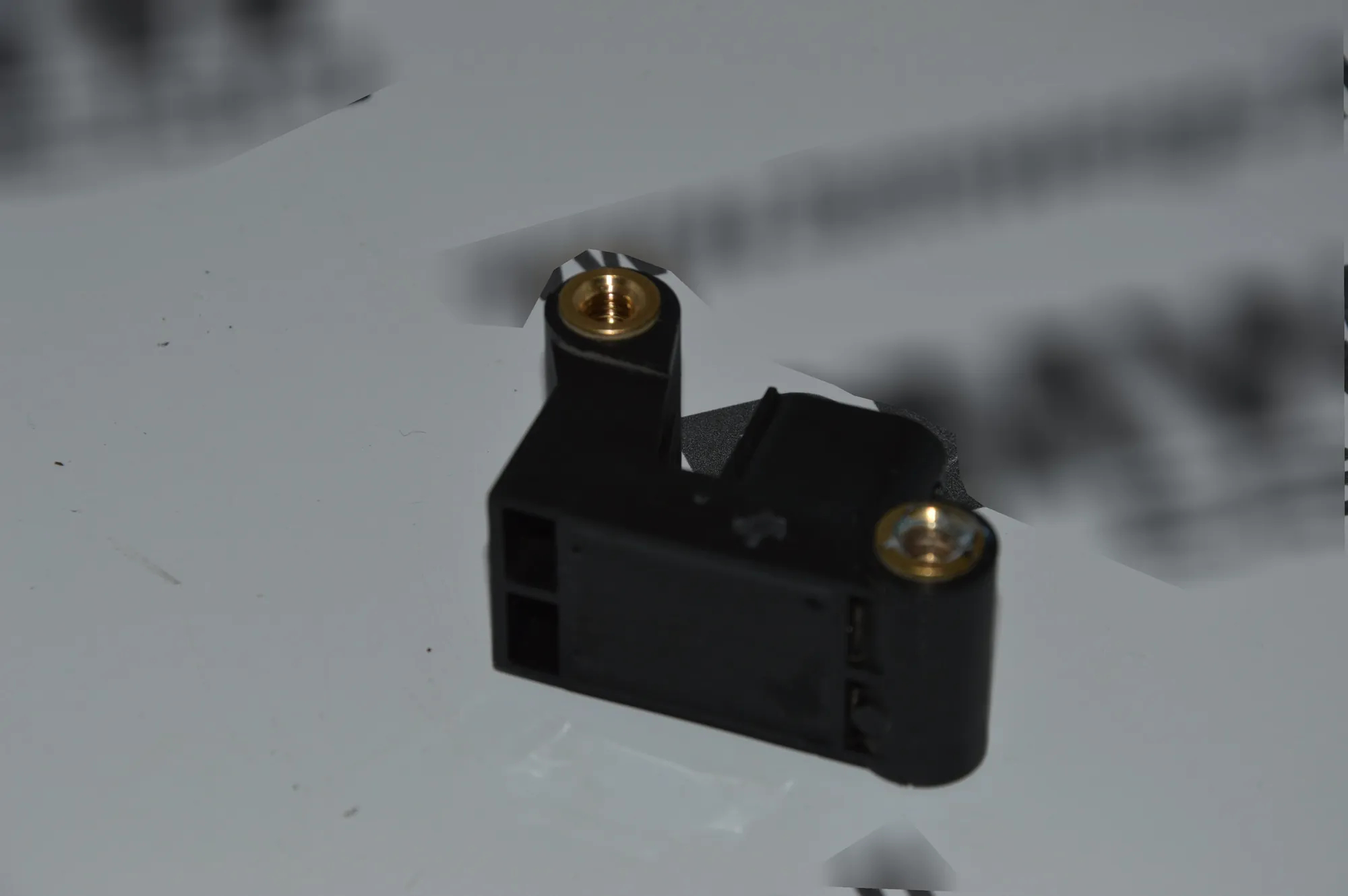 Front Left Impact Sensor – OEM 6977398 · BMW 5 Touring (E61) BMW 5 Touring (E61) 530 d 2008