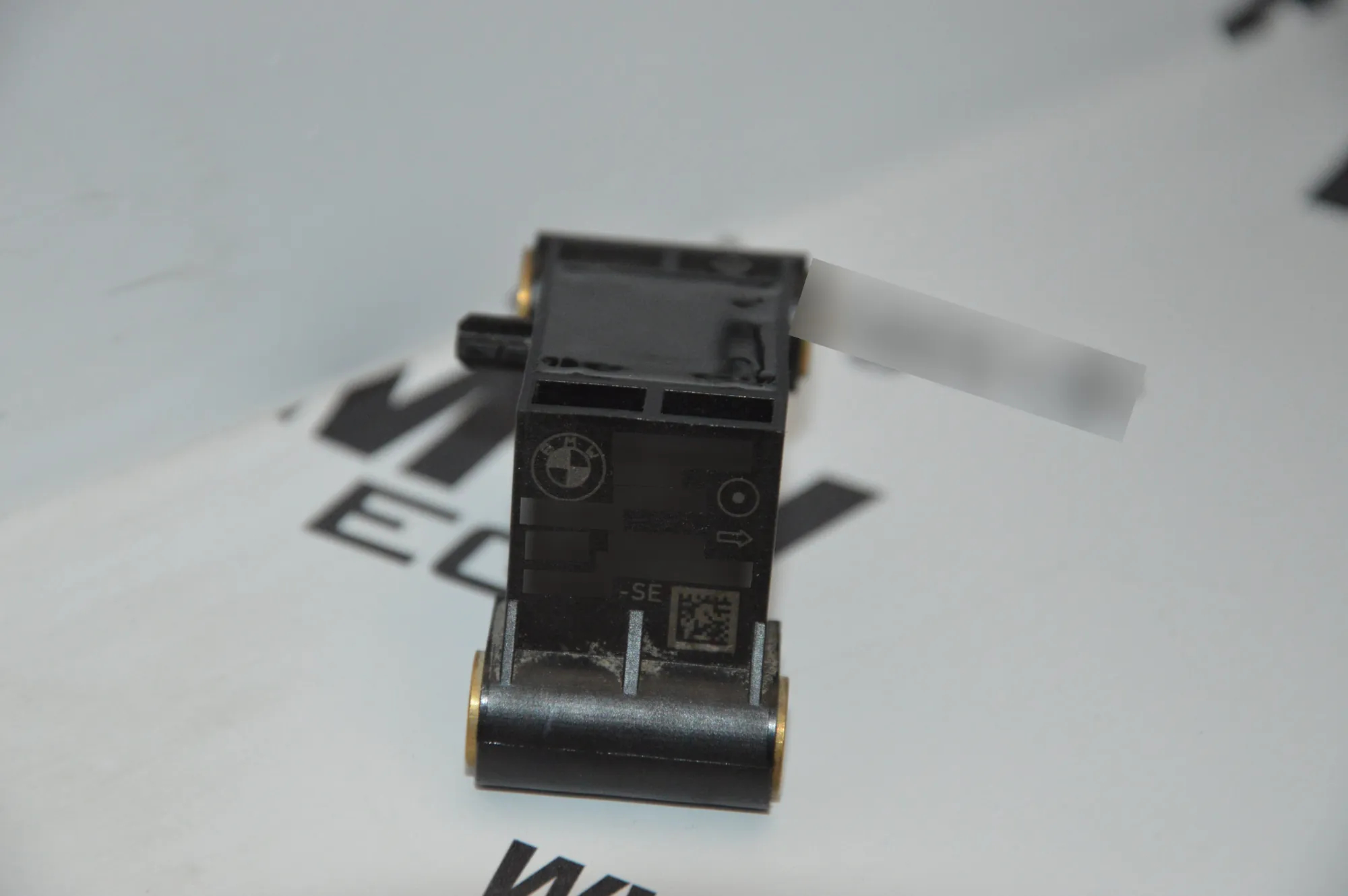 Front Left Impact Sensor – OEM 6977398 · BMW 5 Touring (E61) BMW 5 Touring (E61) 530 d 2008 – 5