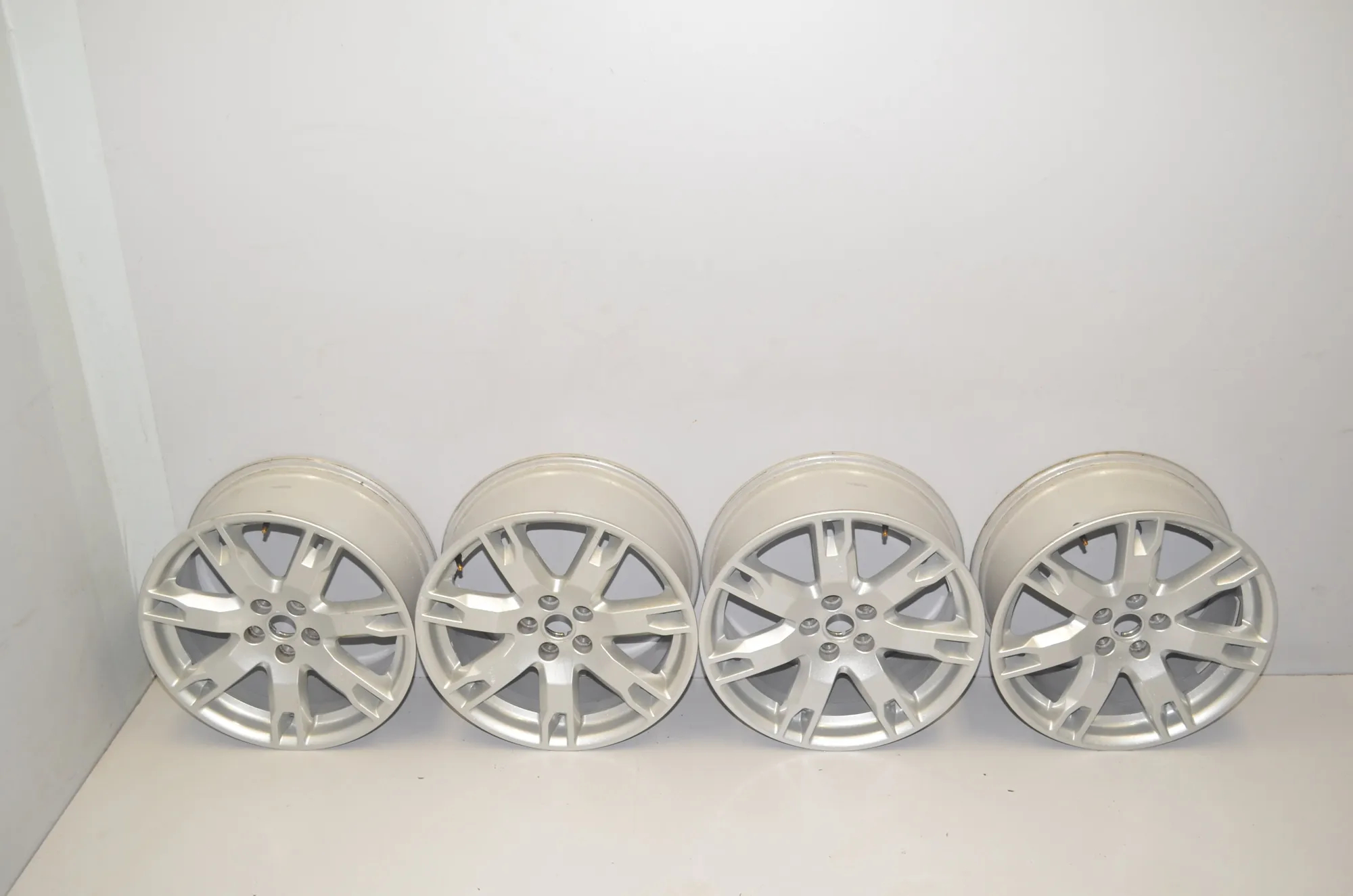 Alloy Wheel Set – OEM LR024422 · LAND ROVER RANGE ROVER EVOQUE (L538) 2.2 D 4x4 2013