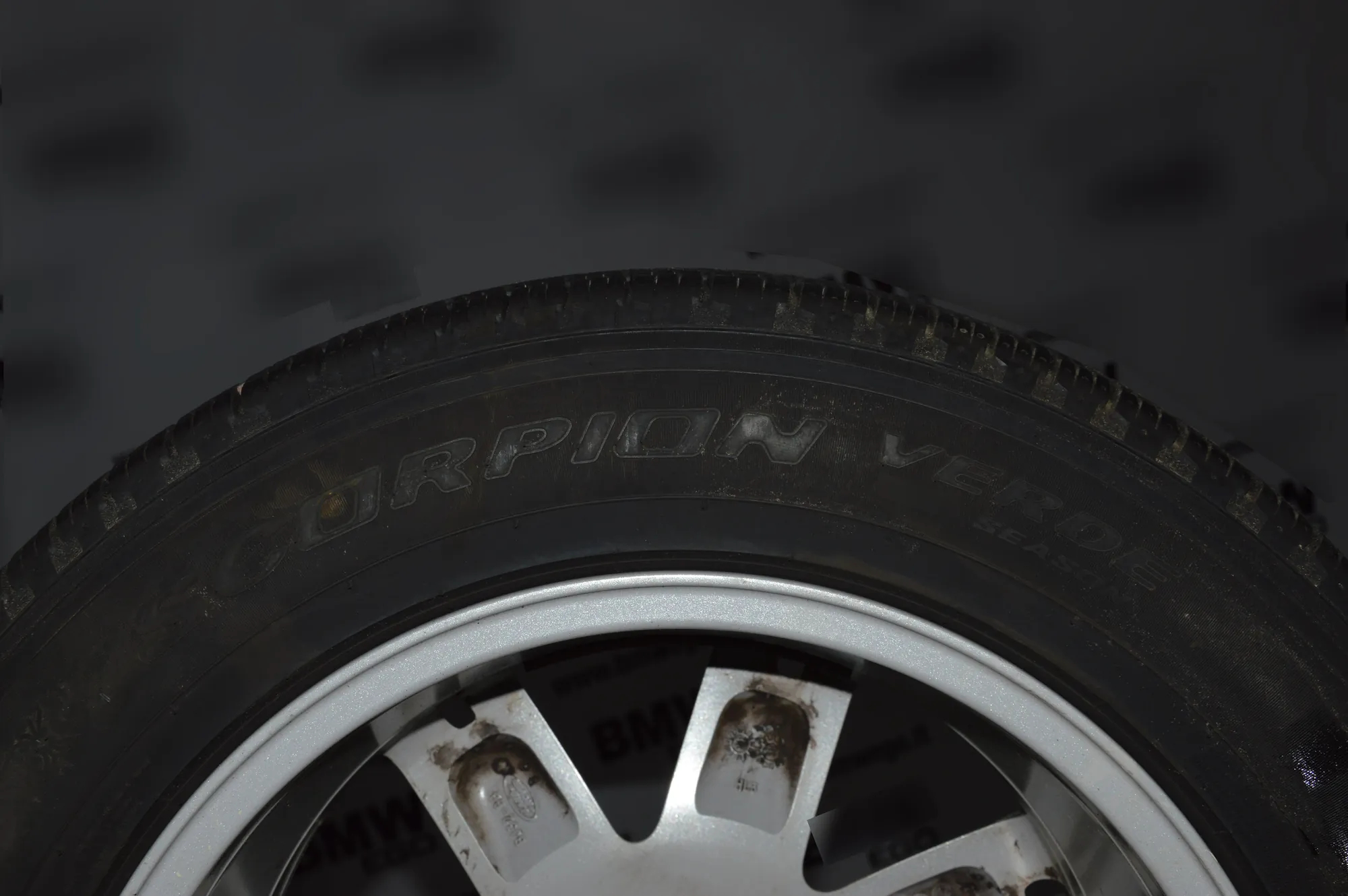 Tyre Kit · LAND ROVER RANGE ROVER EVOQUE (L538) LAND ROVER RANGE ROVER EVOQUE (L538) 2.2 D 4x4 2013 – 6