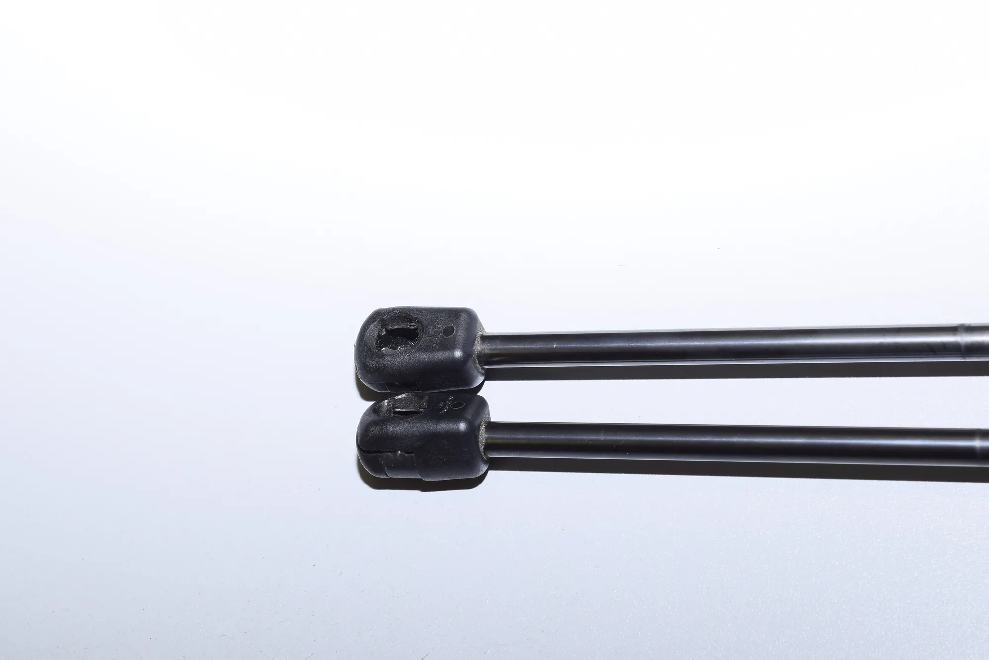 Tailgate Opening Cylinders – OEM BJ32-406A10-AB · LAND ROVER RANGE ROVER EVOQUE (L538) 2.2 D 4x4 2013 – 3