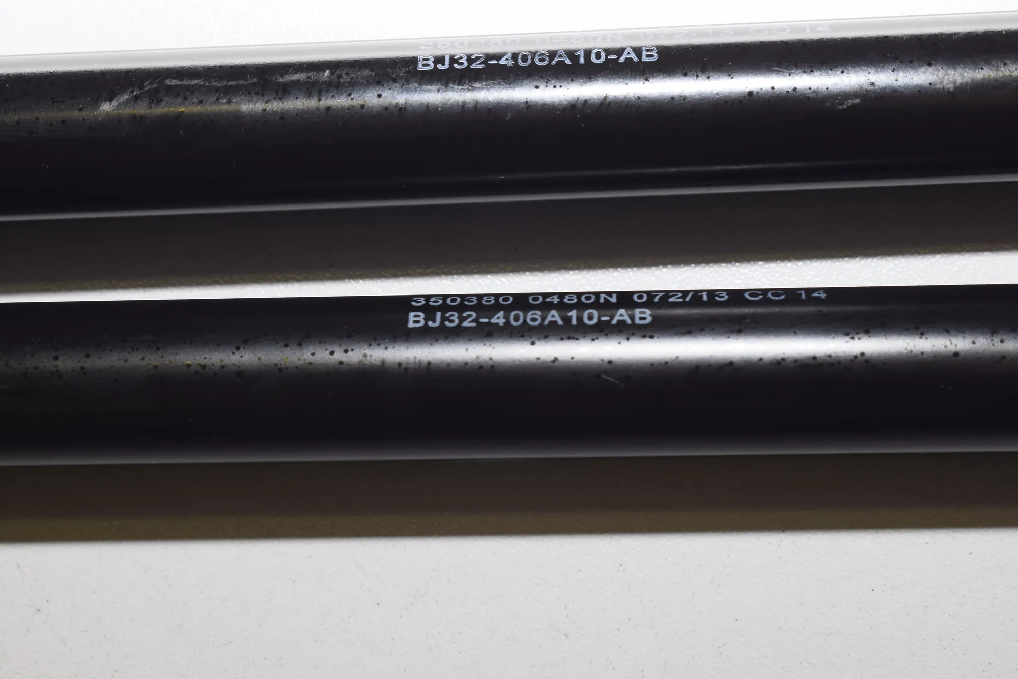 Tailgate Opening Cylinders – OEM BJ32-406A10-AB · LAND ROVER RANGE ROVER EVOQUE (L538) 2.2 D 4x4 2013 – 5