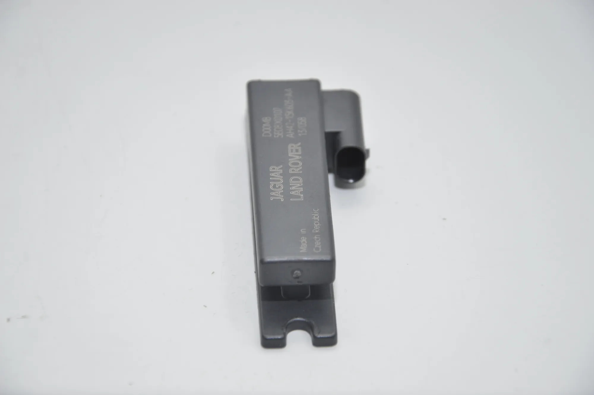 Antenna – OEM AH42-15K603-AA · LAND ROVER RANGE ROVER EVOQUE (L538) 2.2 D 4x4 2013 – 2
