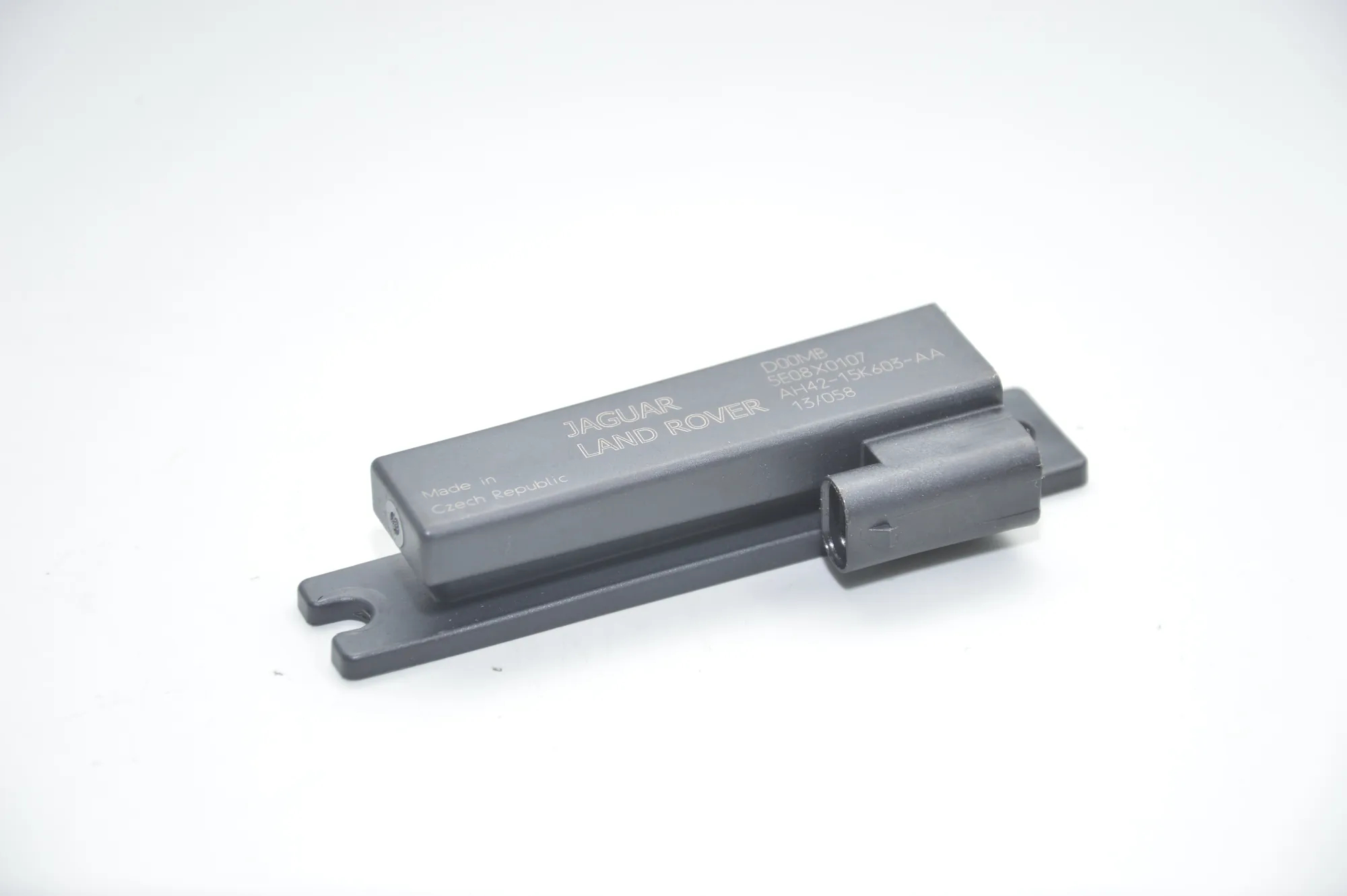 Antenna – OEM AH42-15K603-AA · LAND ROVER RANGE ROVER EVOQUE (L538) 2.2 D 4x4 2013