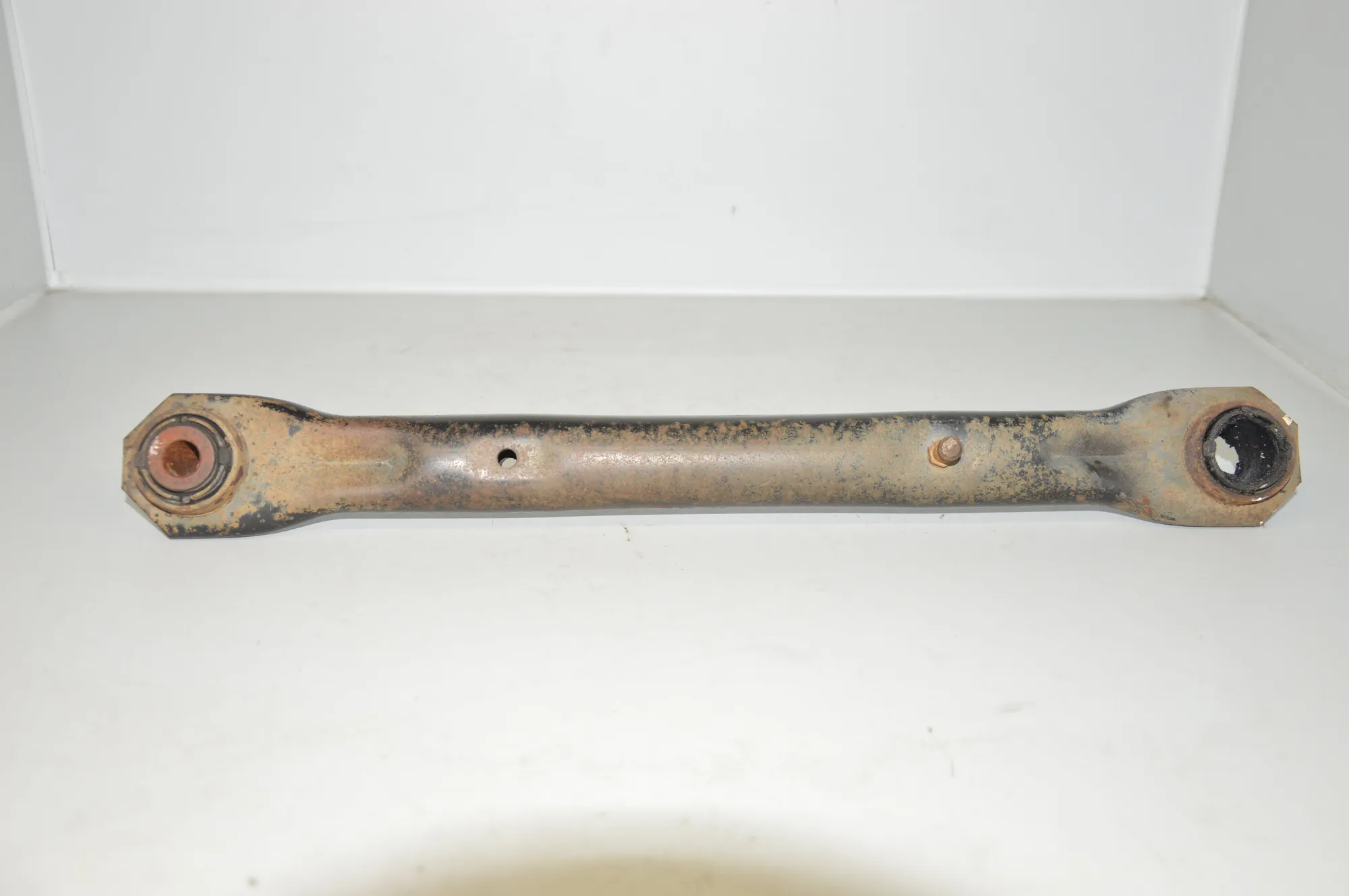 Rear Left Control Arm – OEM 5A994-CL2L7A · LAND ROVER RANGE ROVER EVOQUE (L538) 2.2 D 4x4 2013 – 2