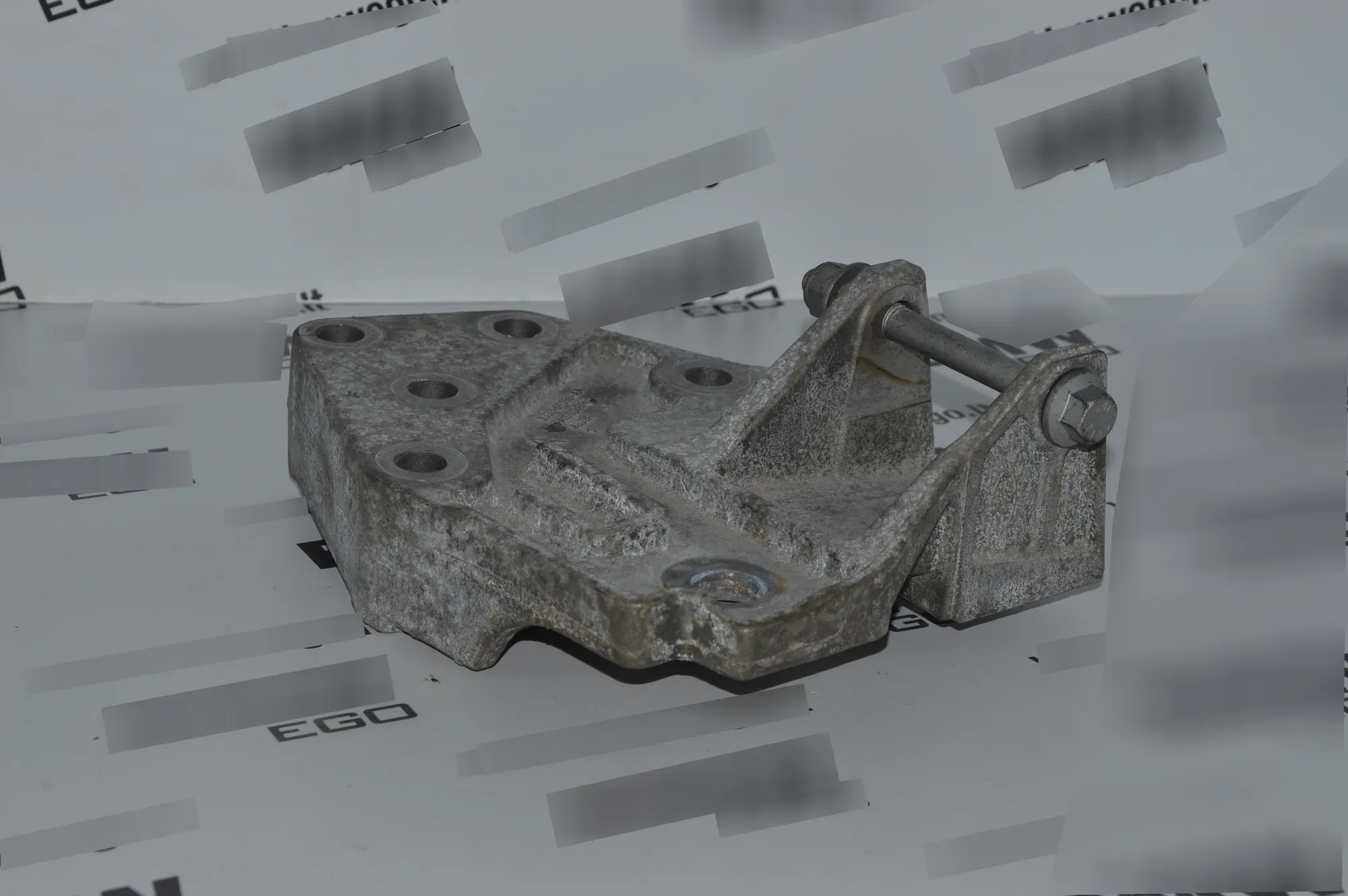Left Side Engine Bracket – OEM BJ32-6P096-AA · LAND ROVER RANGE ROVER EVOQUE (L538) 2.2 D 4x4 2013 – 2