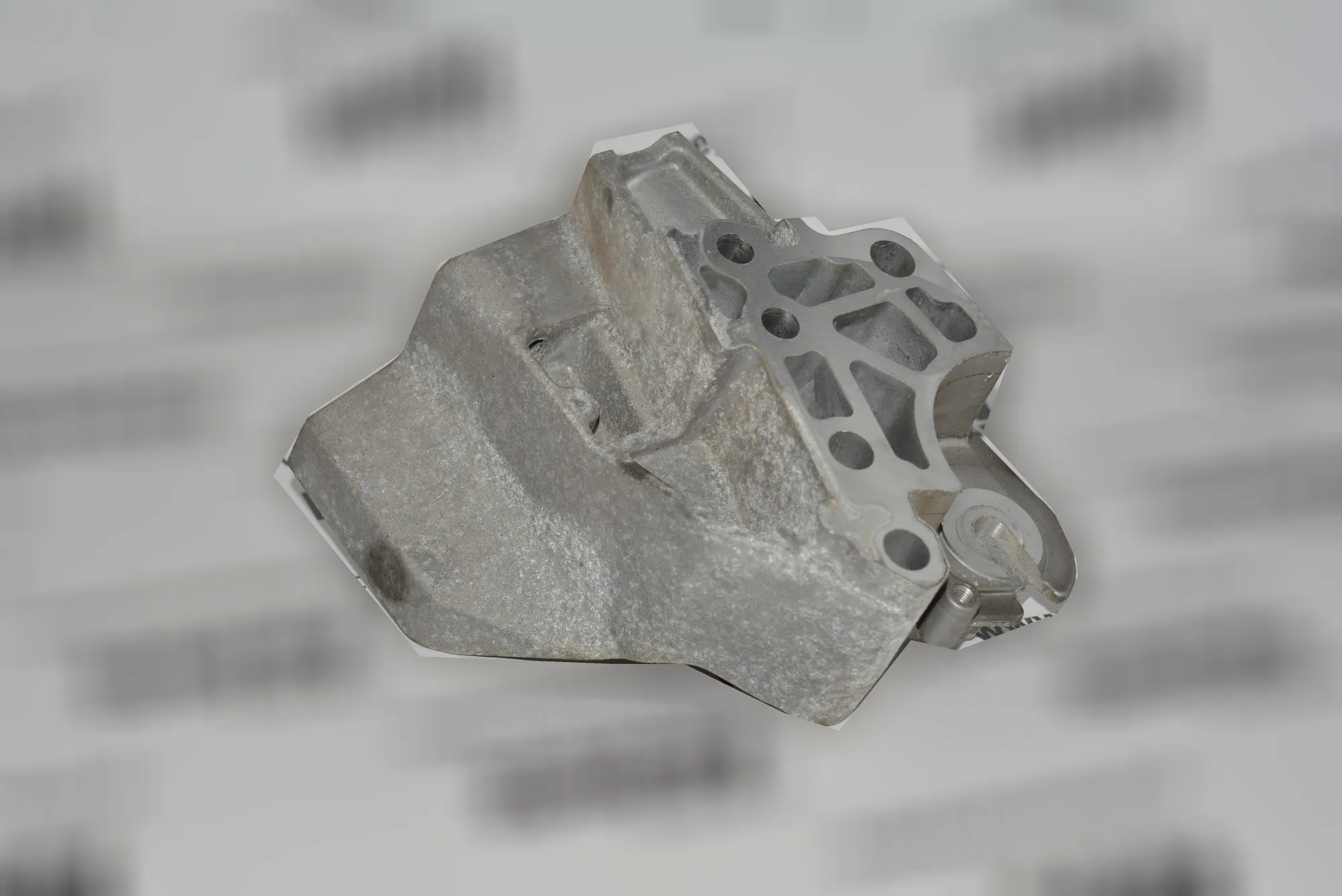 Right Side Engine Bracket – OEM 6G9Q-6030-CB9682877580 · LAND ROVER RANGE ROVER EVOQUE (L538) 2.2 D 4x4 2013 – 2