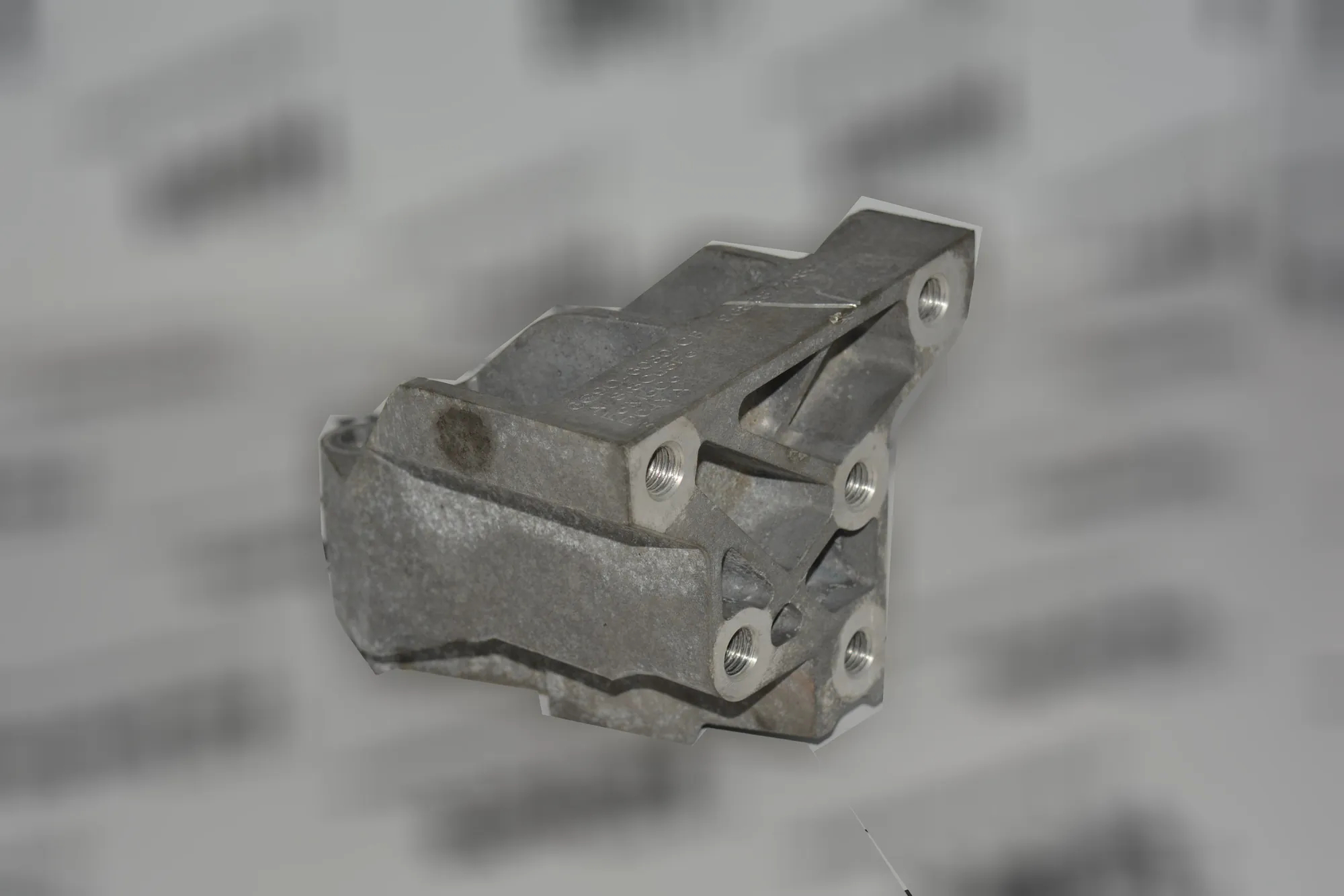 Right Side Engine Bracket – OEM 6G9Q-6030-CB9682877580 · LAND ROVER RANGE ROVER EVOQUE (L538) 2.2 D 4x4 2013