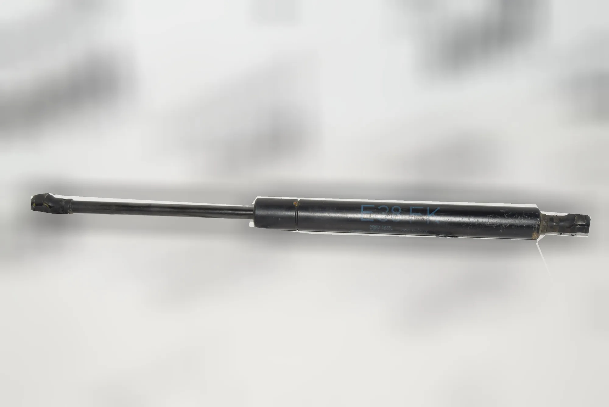 Front Left Bonnet Strut – OEM 8150077 · BMW 7 (E38) 2001