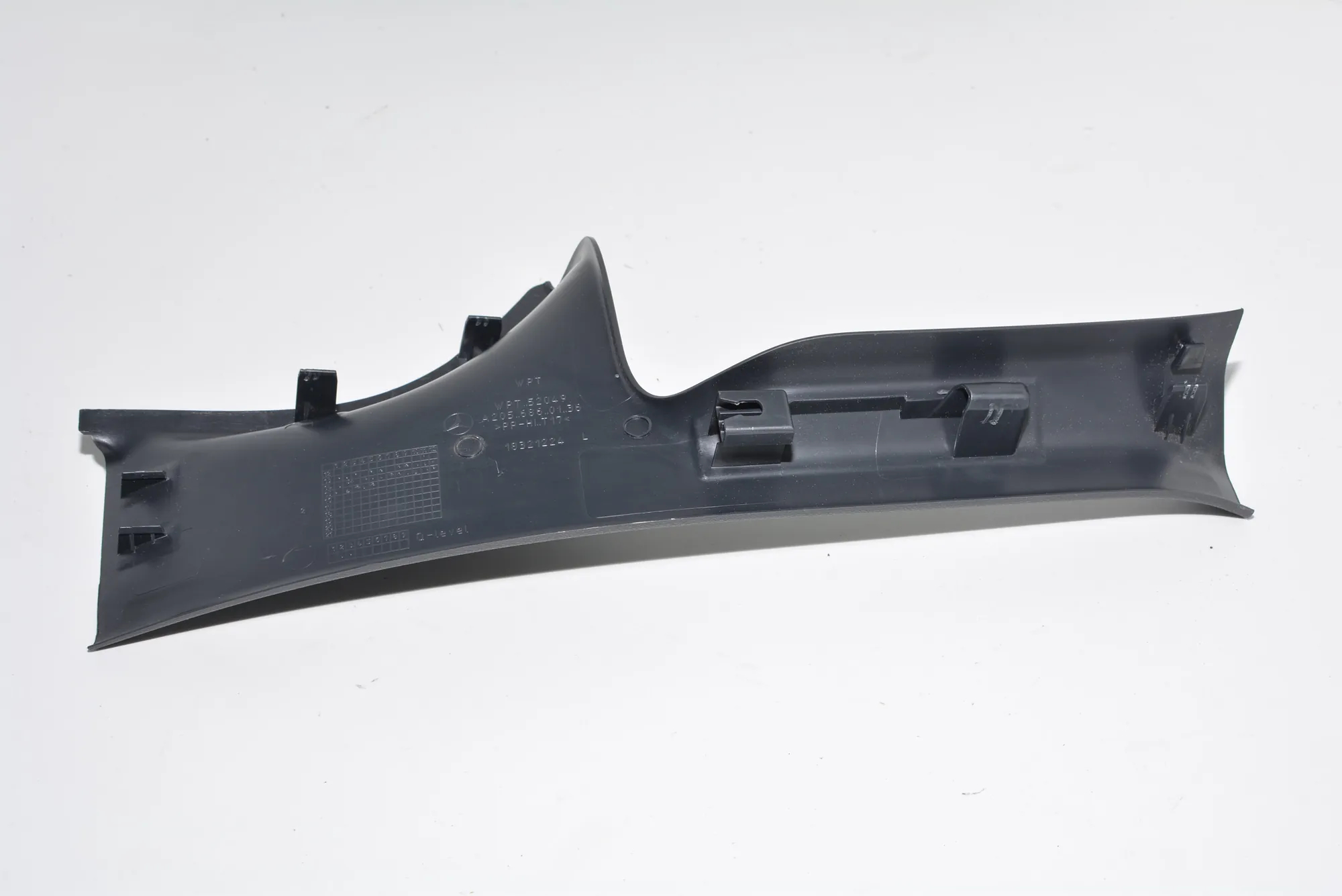 Other Interior Parts – OEM A2056860136 · MERCEDES-BENZ C T-Model (S205) (2014 - -) C 220 BlueTEC / d (205.204) 2015 – 3
