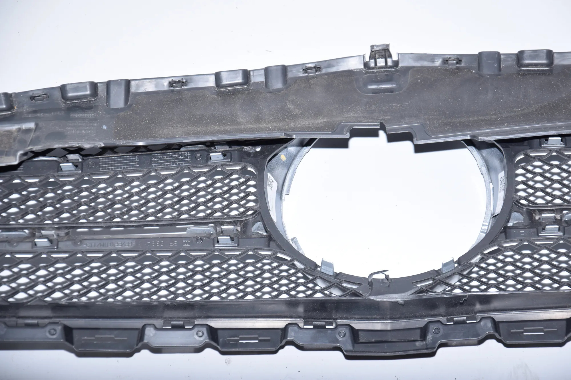 Front Upper Grill – OEM A2050000000 · MERCEDES-BENZ C T-Model (S205) (2014 - -) C 220 BlueTEC / d (205.204) 2015 – 2