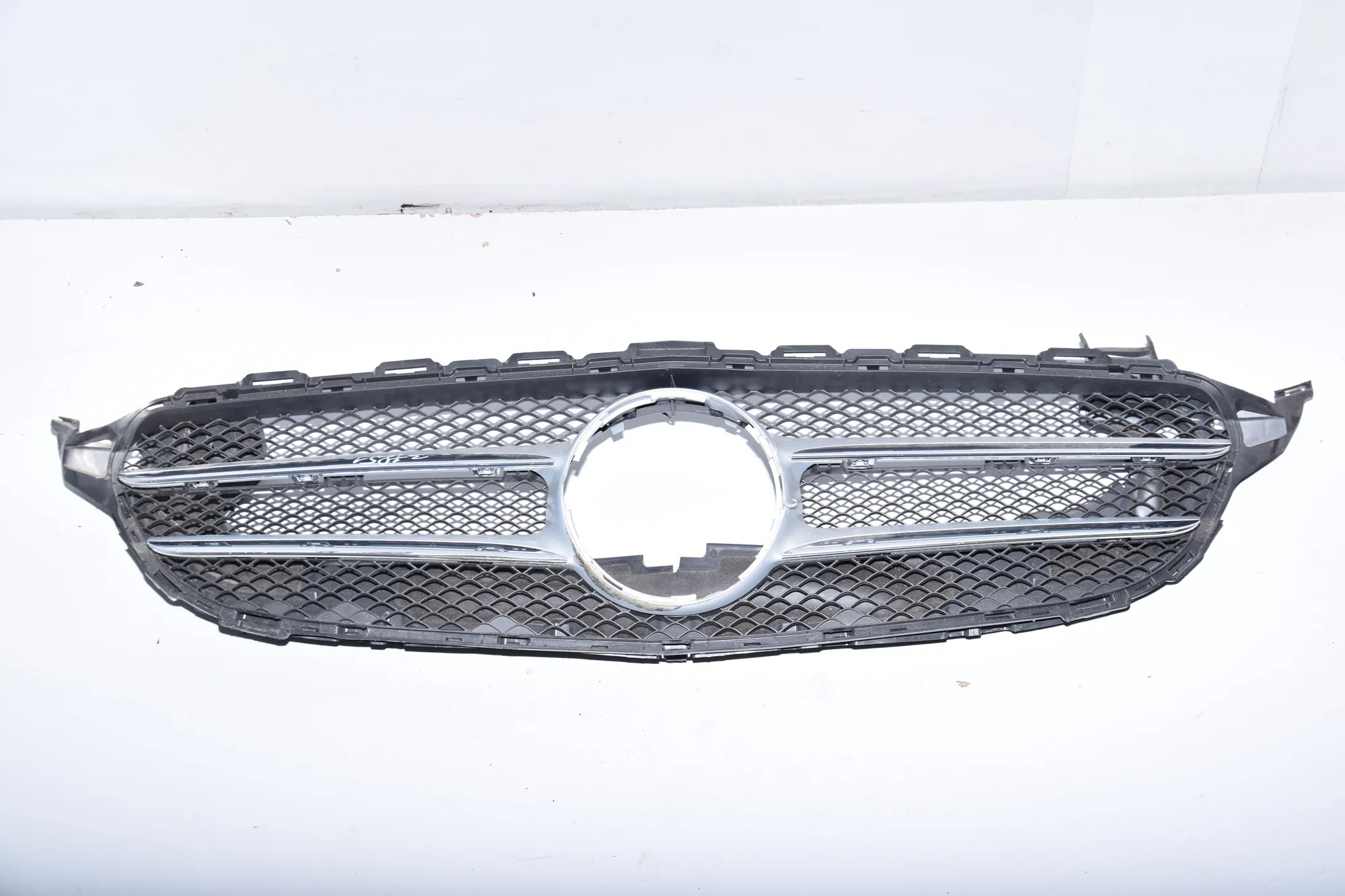 Front Upper Grill – OEM A2050000000 · MERCEDES-BENZ C T-Model (S205) (2014 - -) C 220 BlueTEC / d (205.204) 2015
