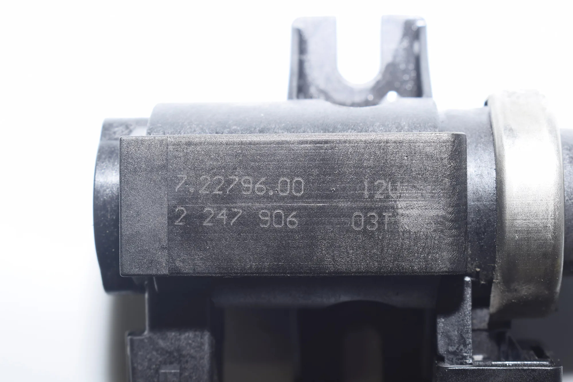 Solenoid Valve – OEM 2247906 · BMW 5 (E39) 530 d 1998 – 5