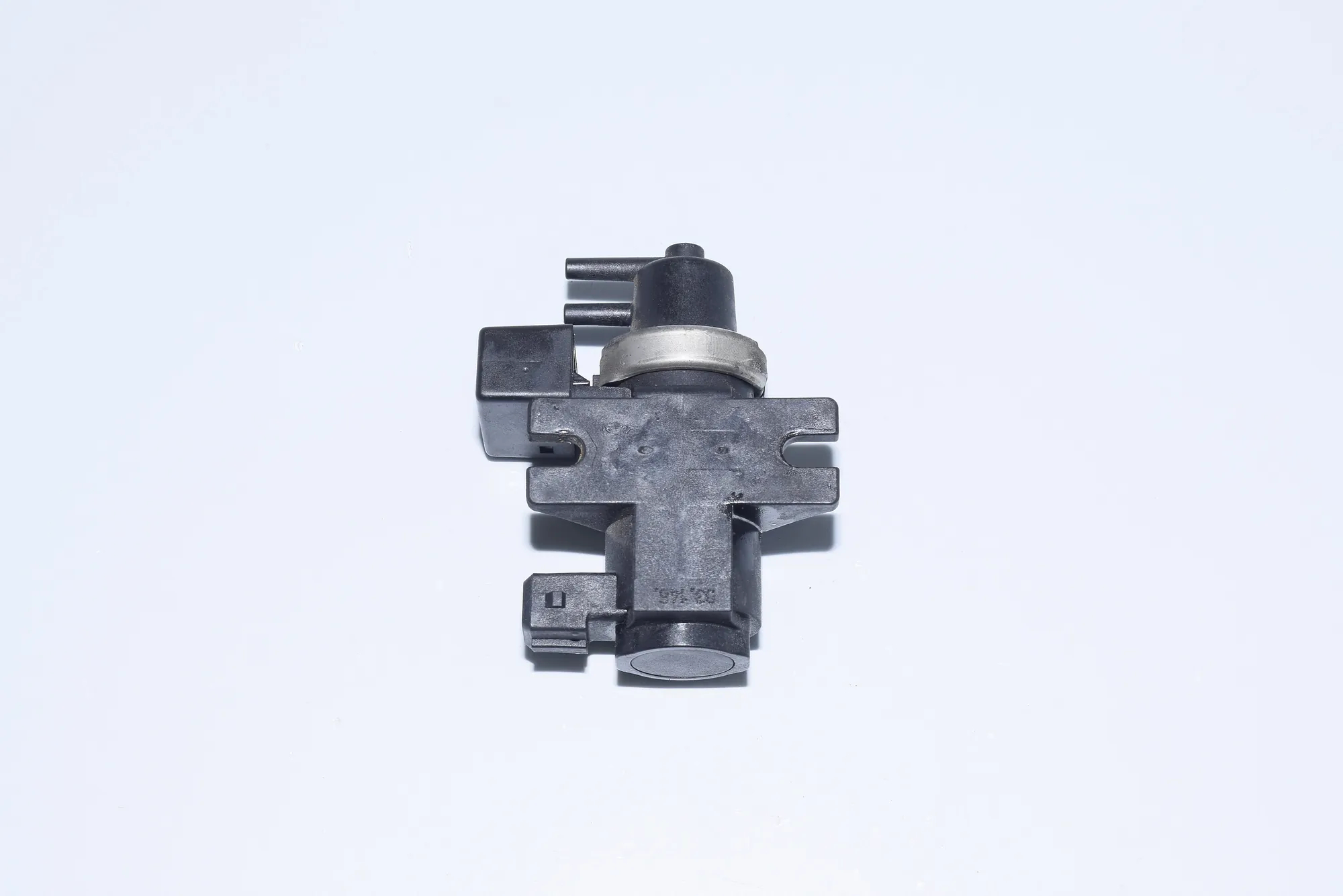 Solenoid Valve – OEM 2247906 · BMW 5 (E39) 530 d 1998 – 4