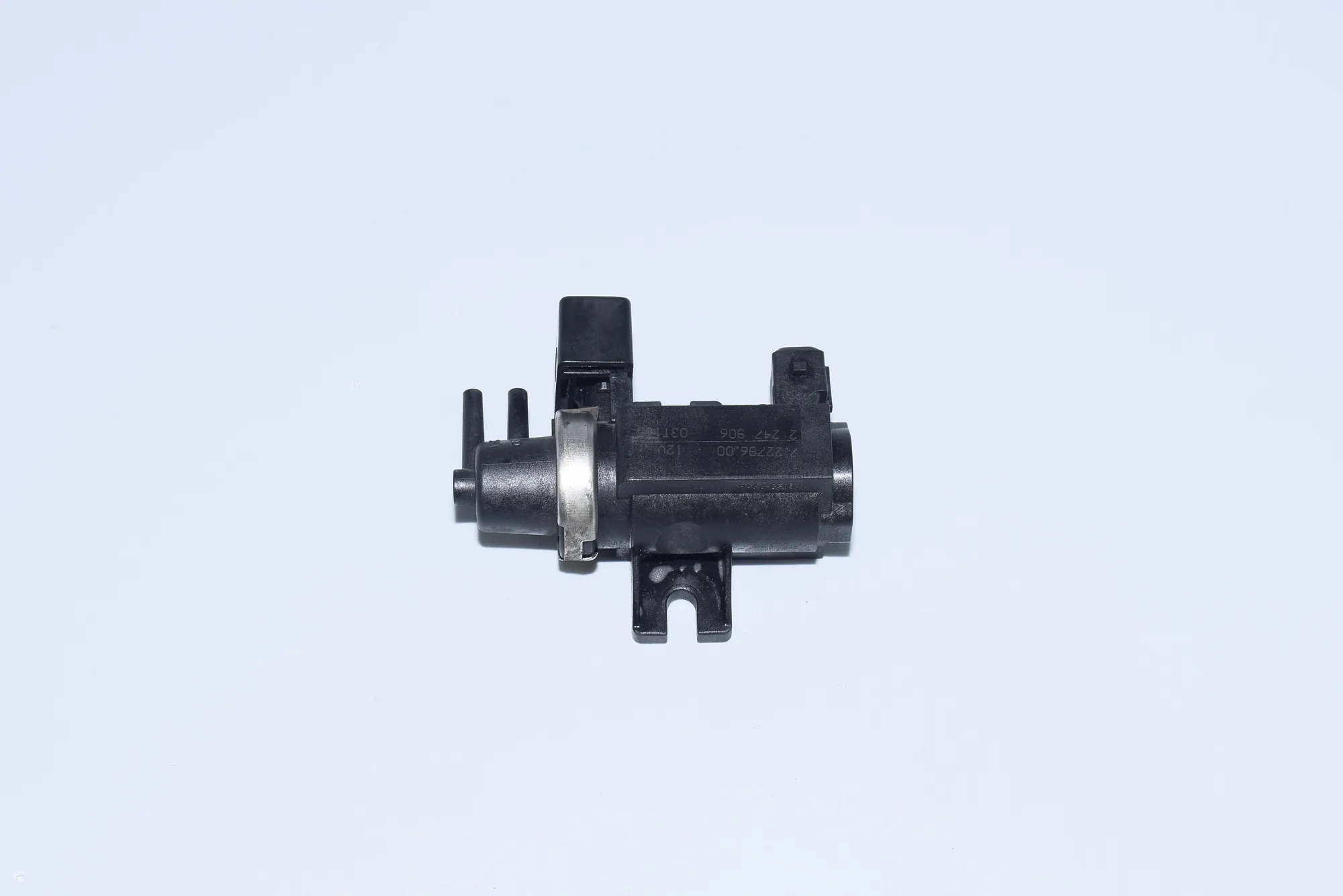 Solenoid Valve – OEM 2247906 · BMW 5 (E39) 530 d 1998 – 3